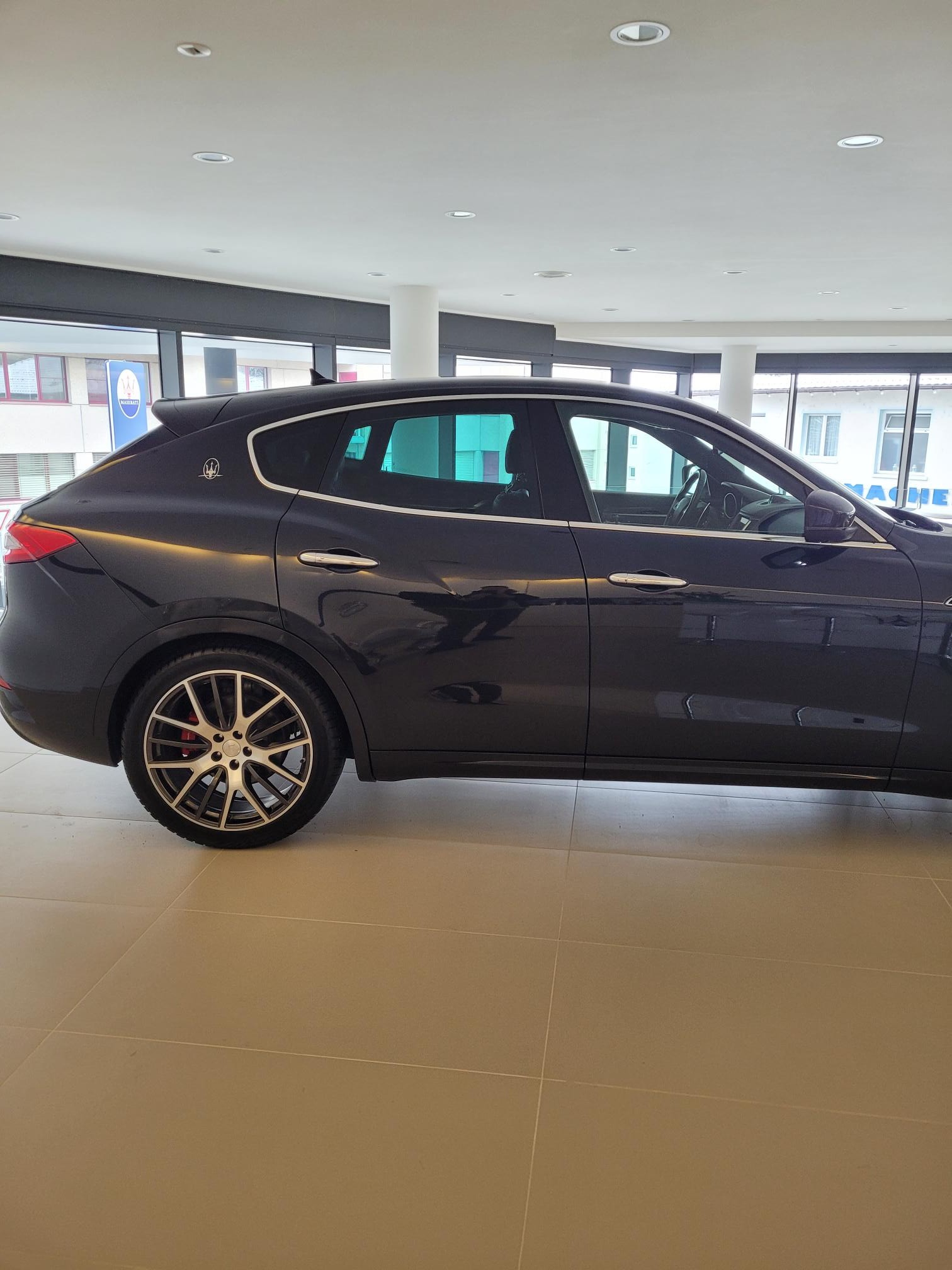 MASERATI Levante D 3.0 V6 Automatica-image-2
