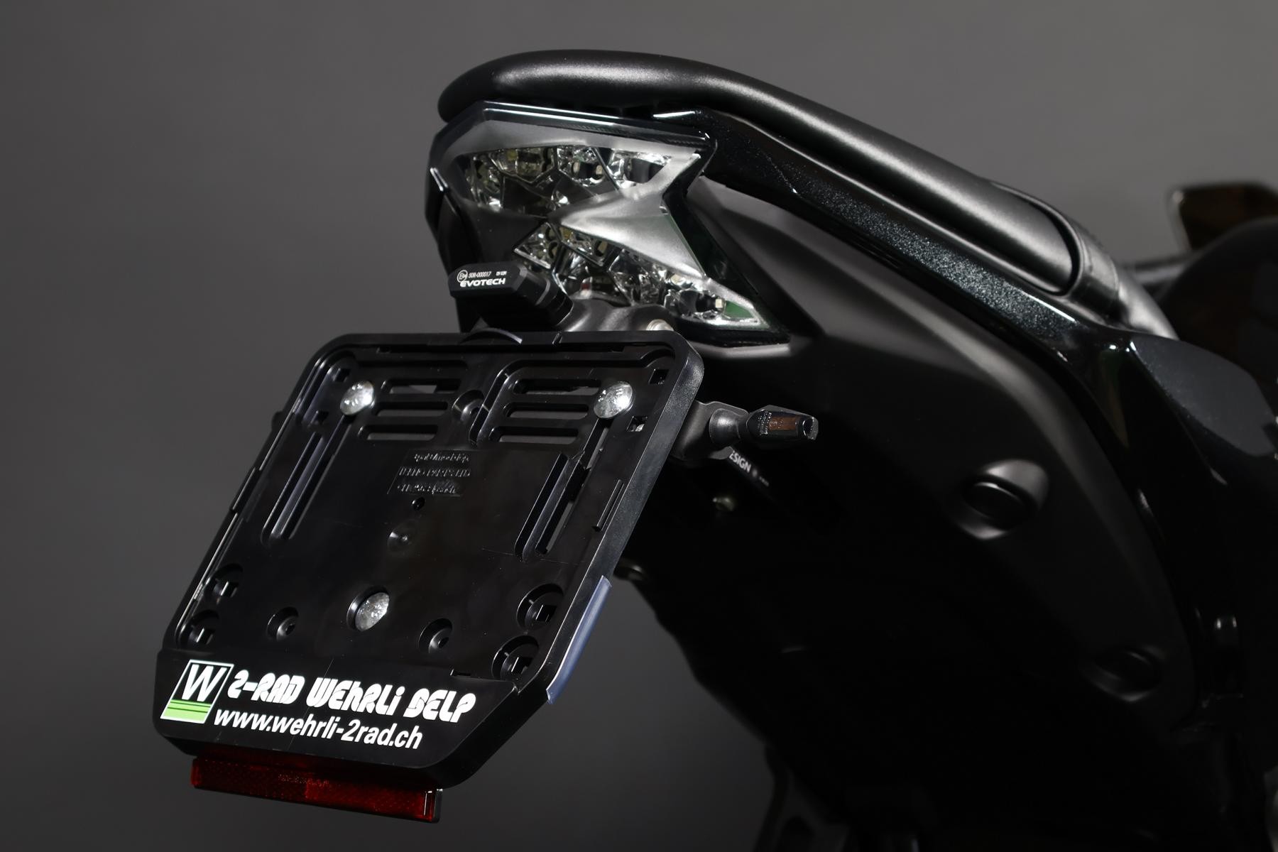 KAWASAKI Ninja 650 (50/35 KW) *Black Edition* Level 3-image-8