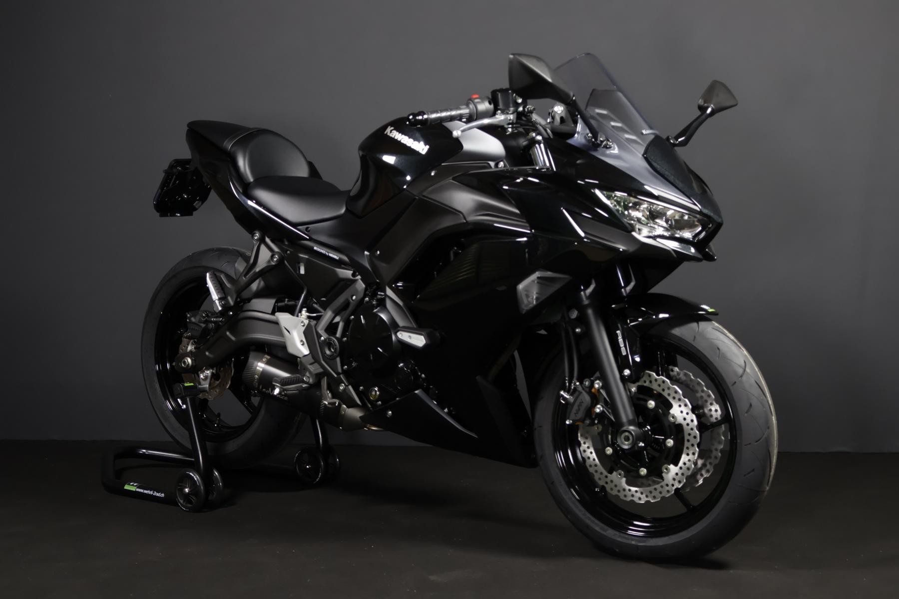 KAWASAKI Ninja 650 (50/35 KW) *Black Edition* Level 3-showroom-element-1
