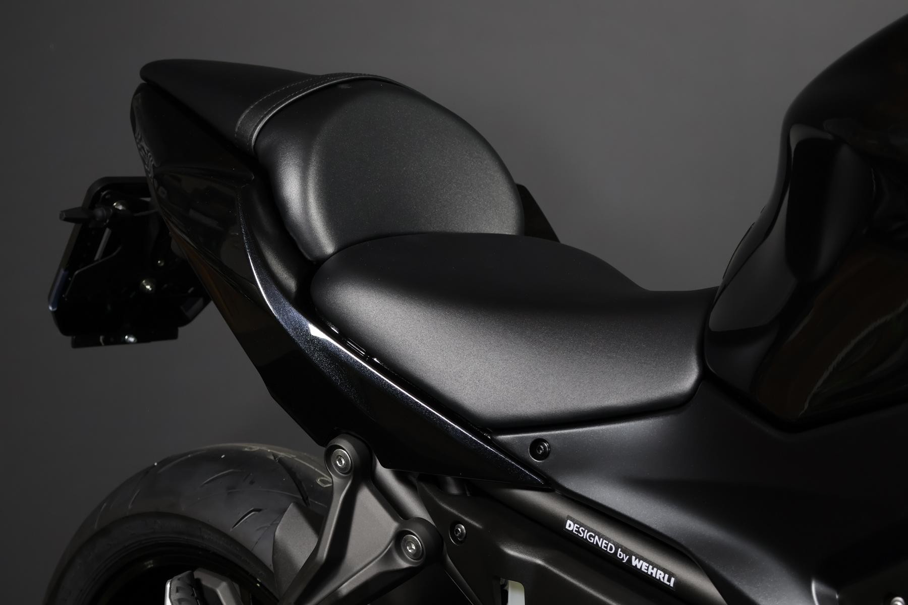 KAWASAKI Ninja 650 (50/35 KW) *Black Edition* Level 3-image-5