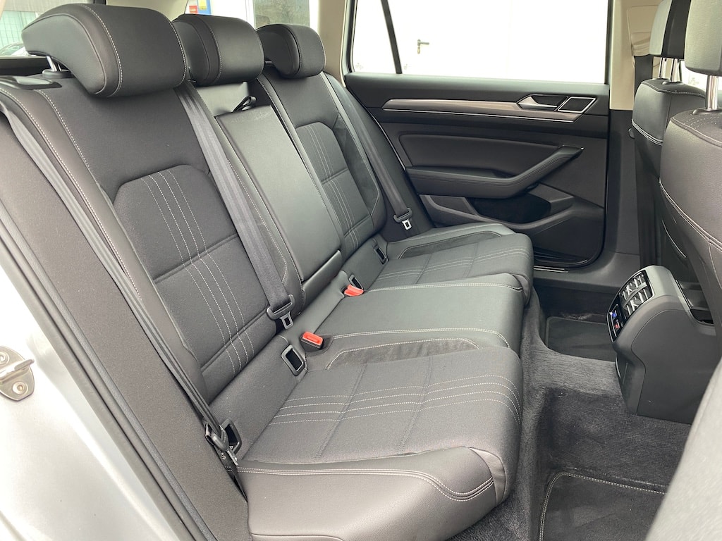 VW Passat Alltrack 2.0 TDI BMT 4Motion DSG-image-13