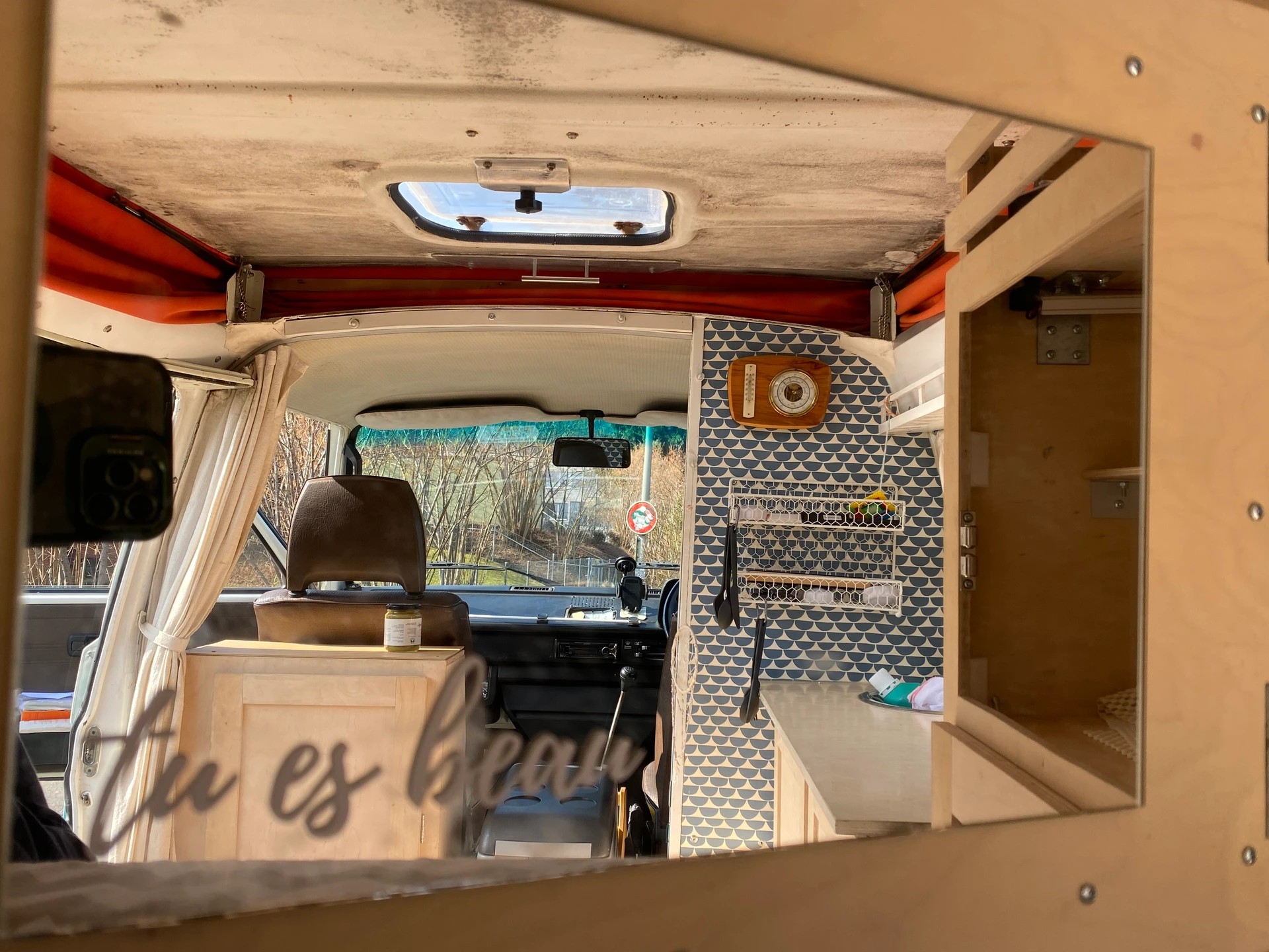 VW (Typ 2) Camper-image-7
