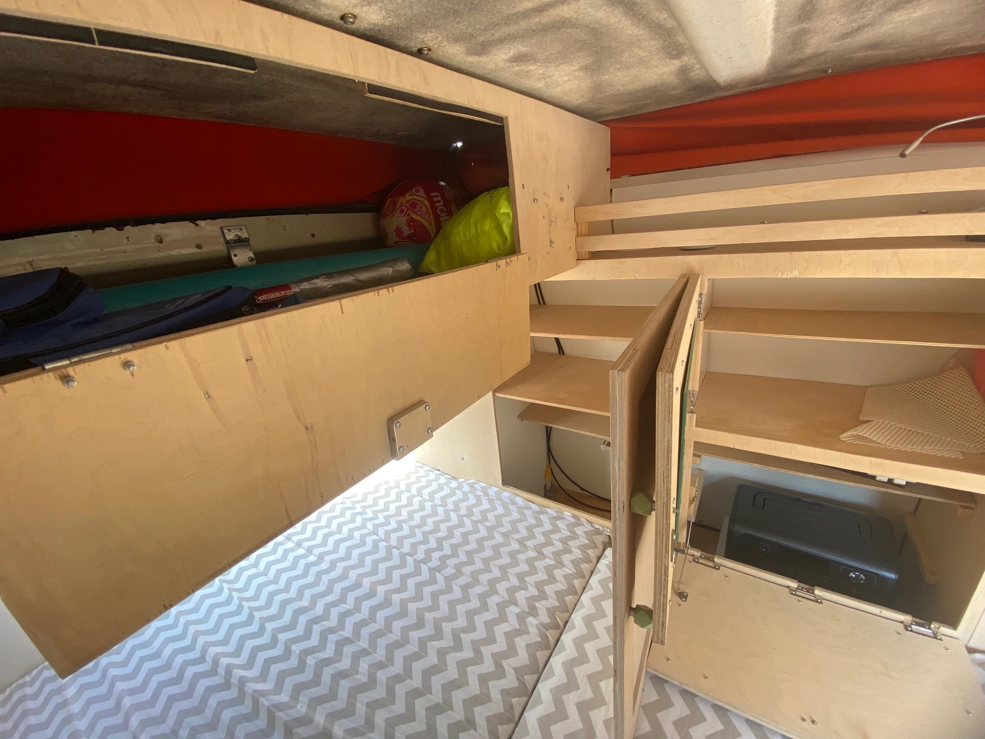 VW (Typ 2) Camper-image-6