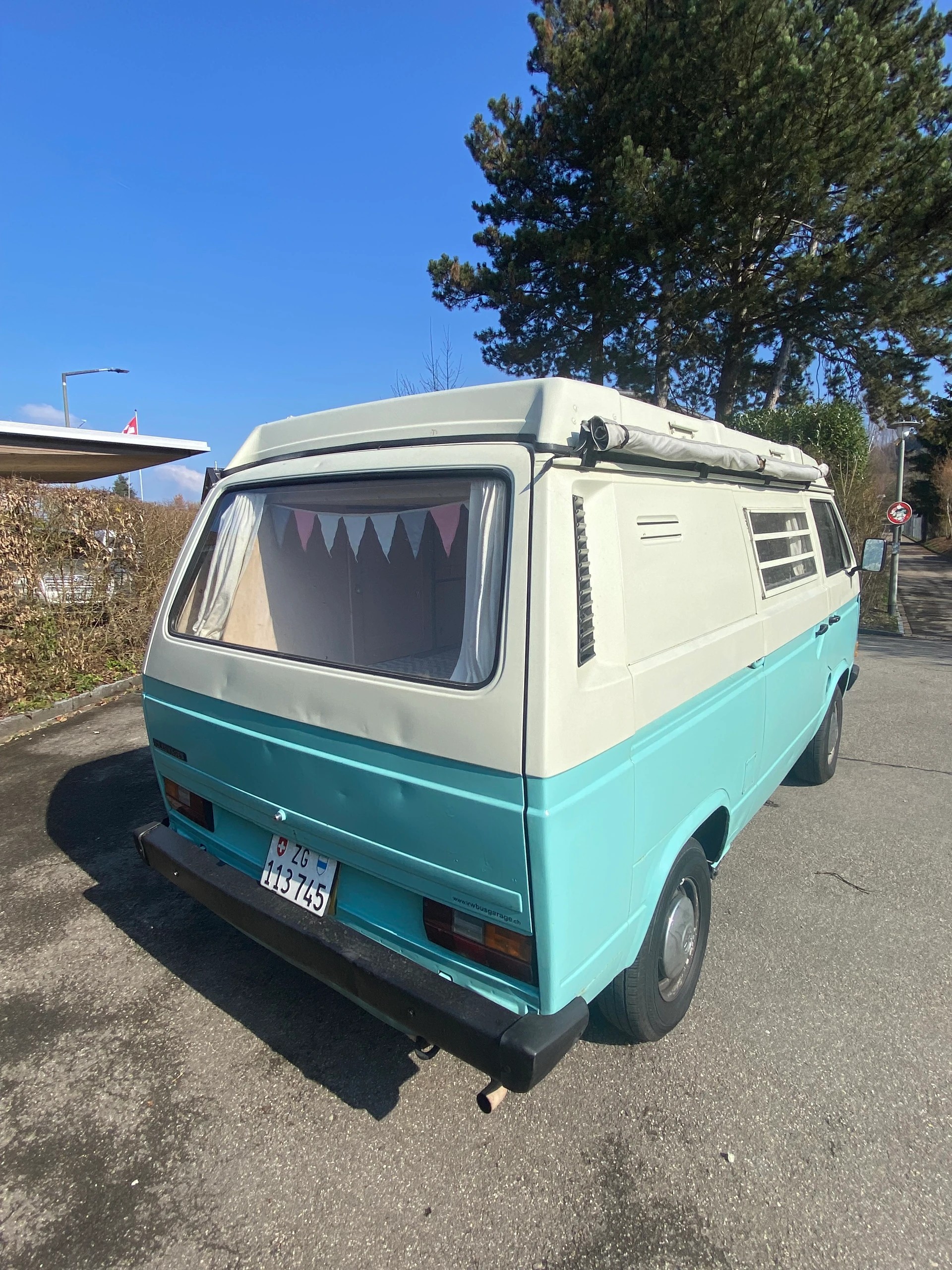 VW (Typ 2) Camper-image-2
