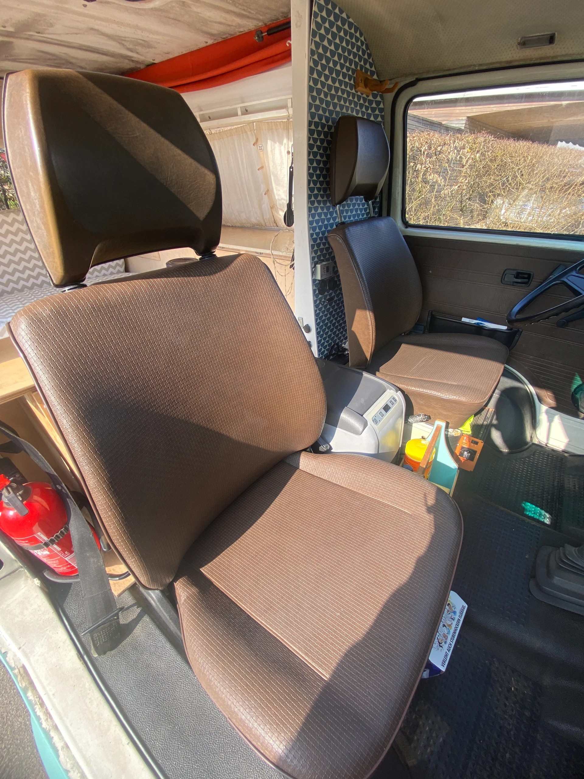 VW (Typ 2) Camper-image-11