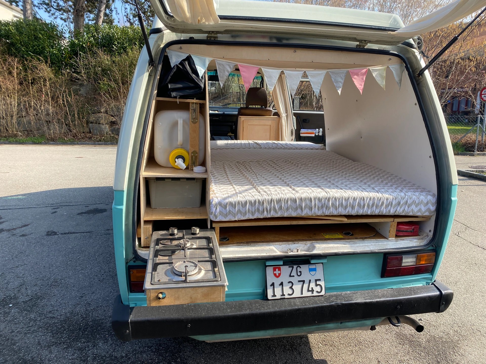 VW (Typ 2) Camper-image-3