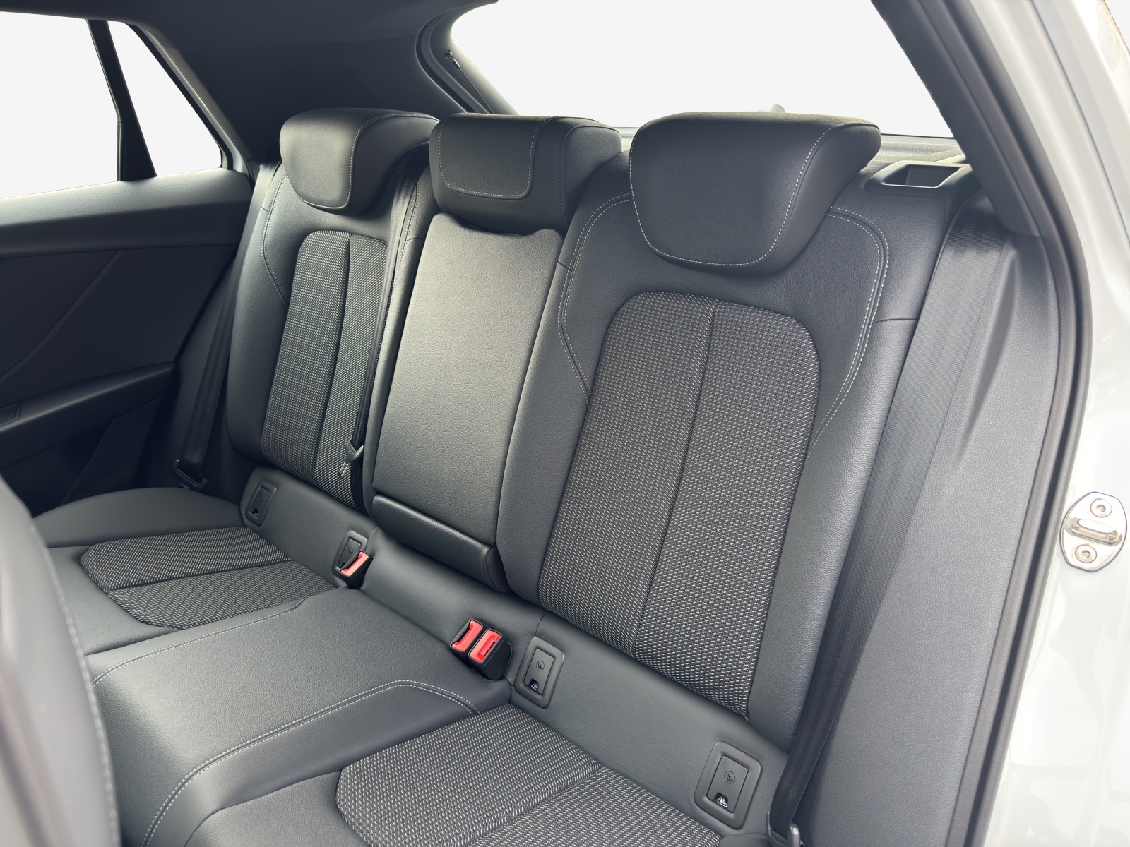 AUDI Q2 35 TFSI S line S-tronic-image-11