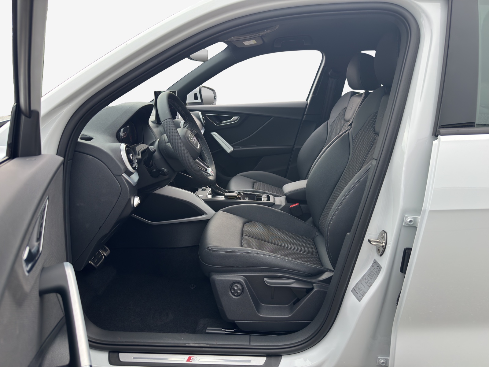 AUDI Q2 35 TFSI S line S-tronic-image-7