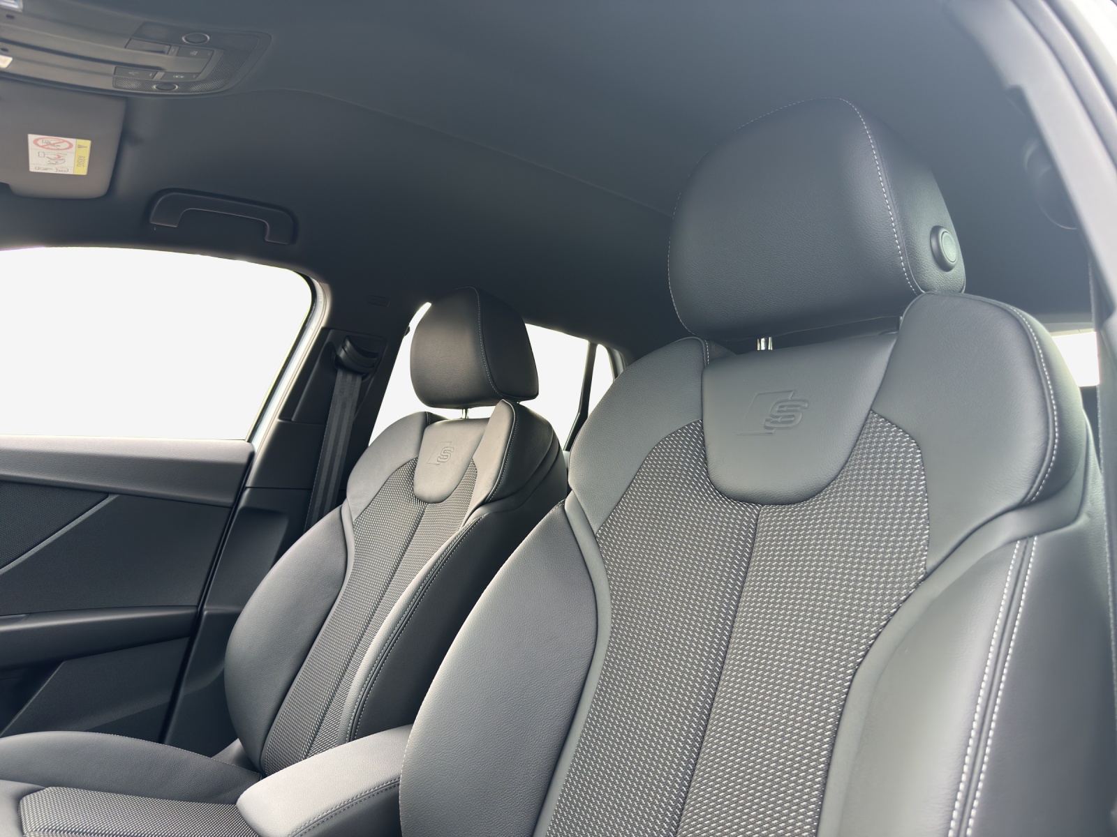AUDI Q2 35 TFSI S line S-tronic-image-13