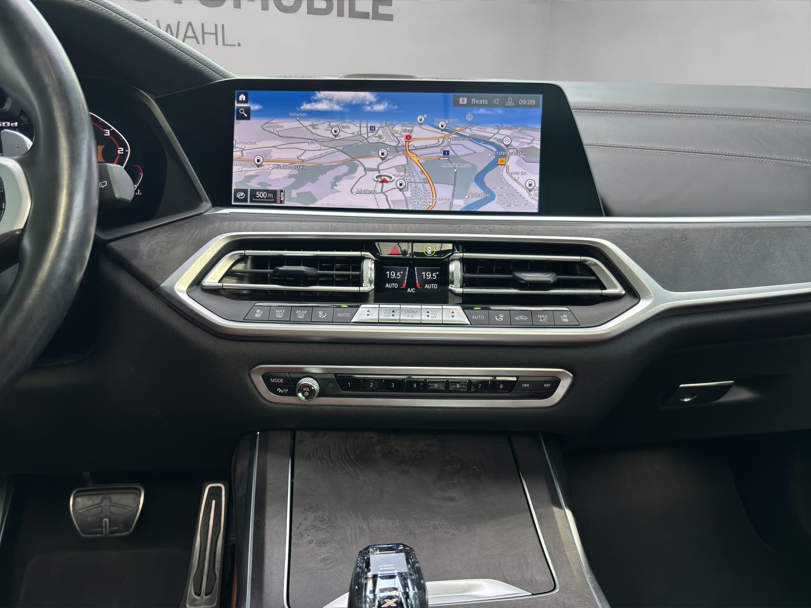BMW X7 M50d-image-13