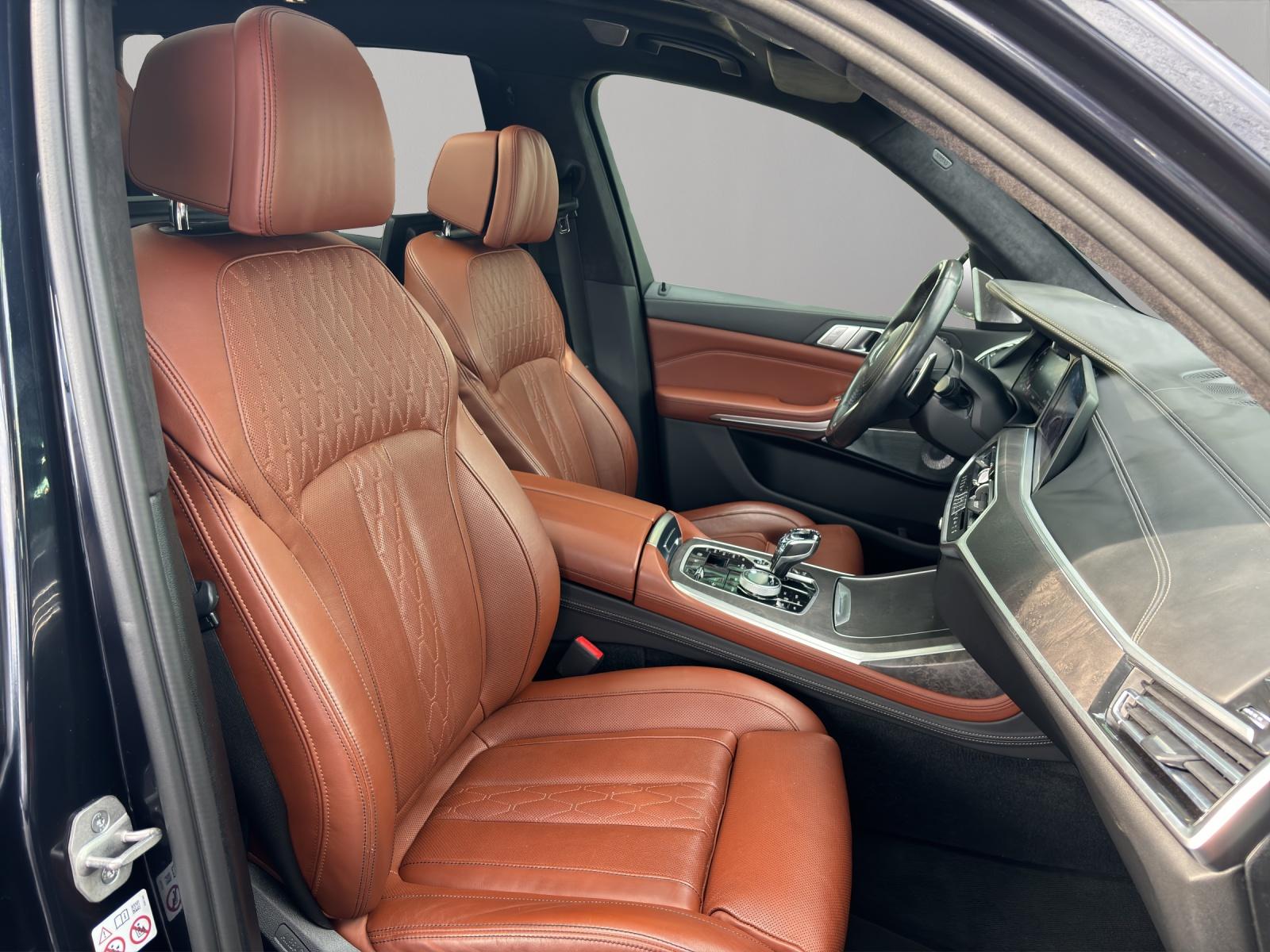 BMW X7 M50d-image-9