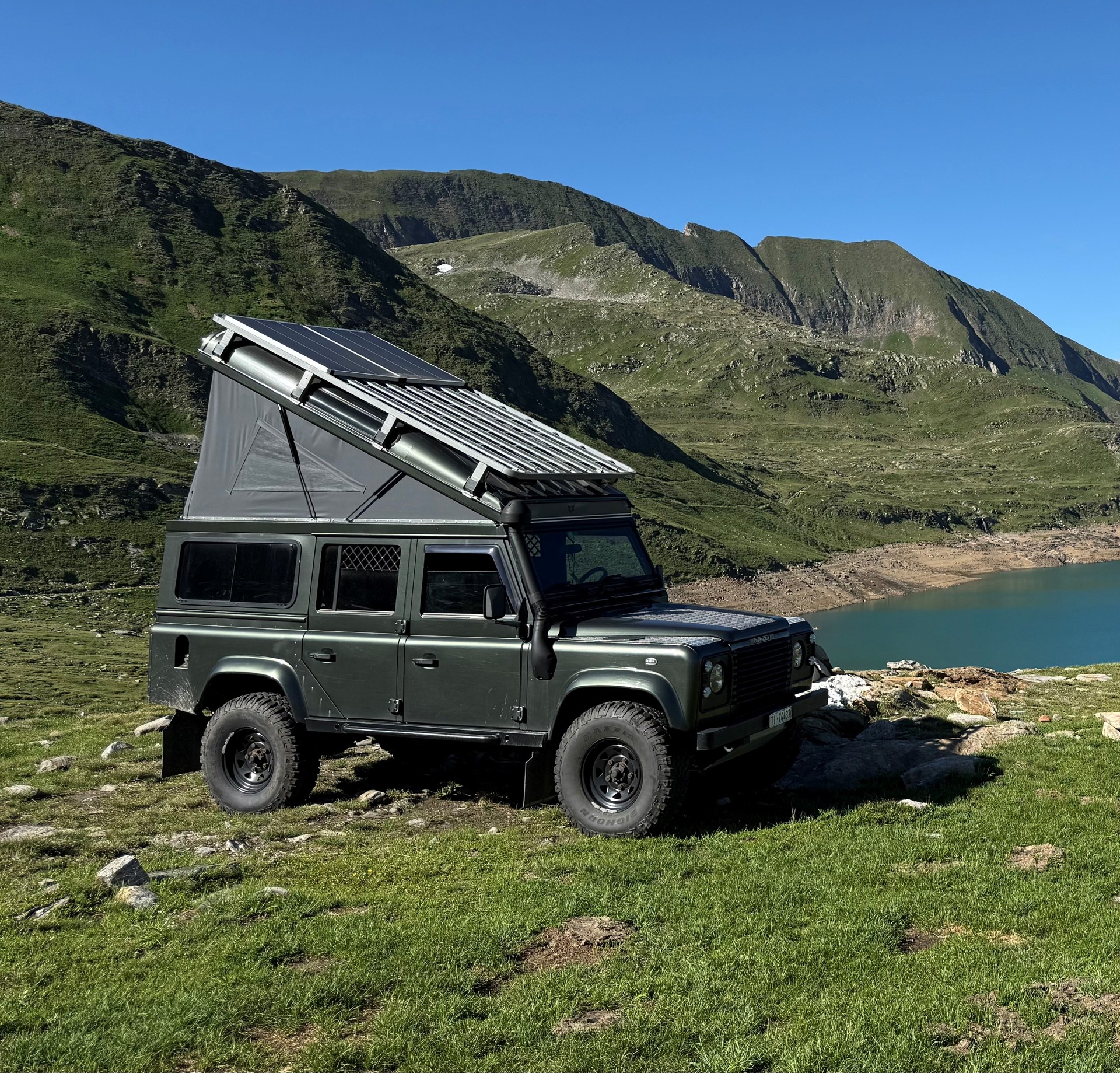 LAND ROVER Defender 110 SW 2.5 Td5-image-0