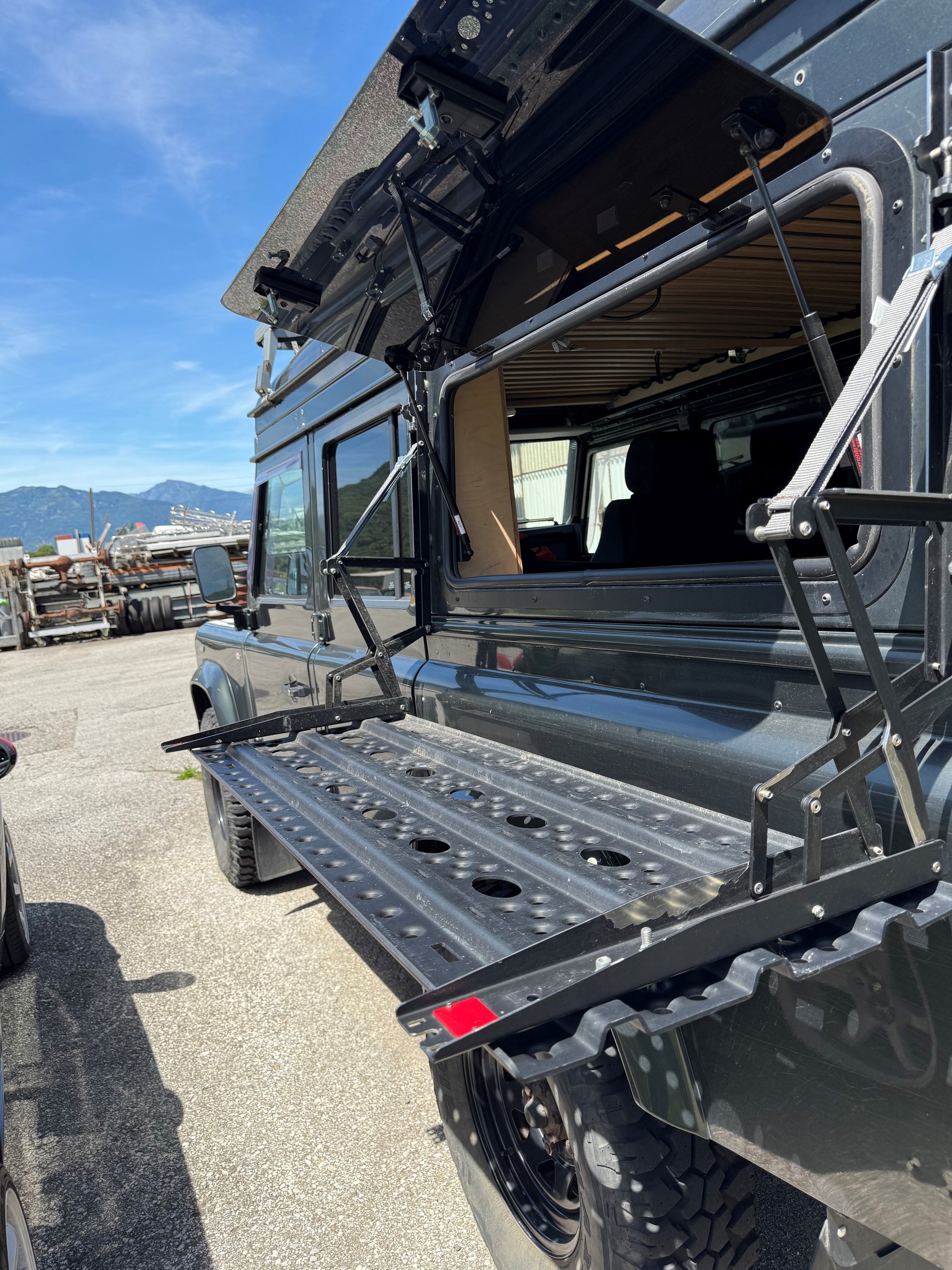 LAND ROVER Defender 110 SW 2.5 Td5-image-4