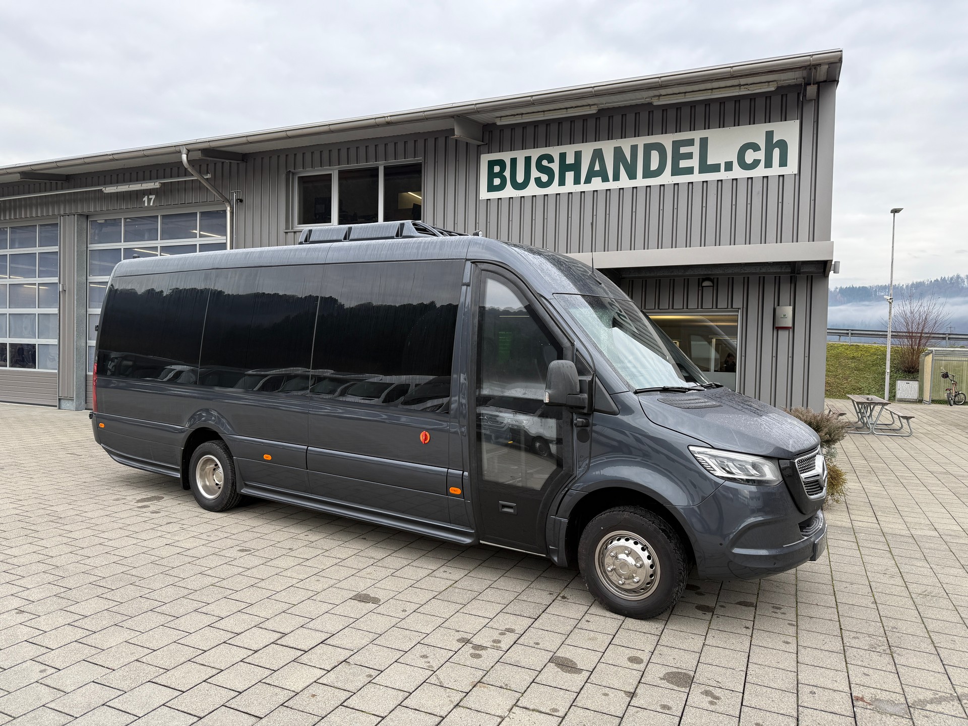 MERCEDES-BENZ Sprinter 519 VIP LAND XXL Midibus