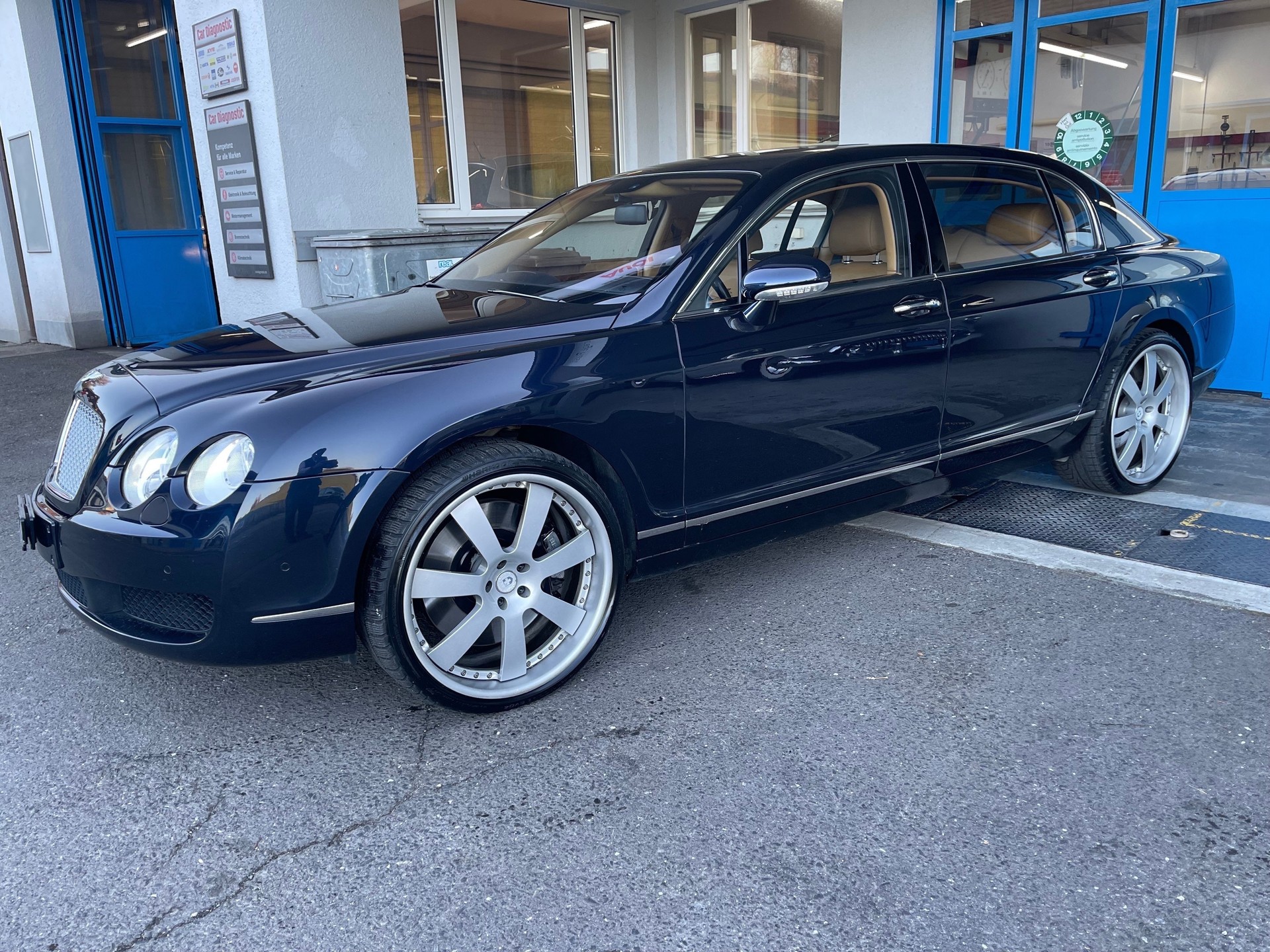 BENTLEY Flying Spur 6.0-image-1