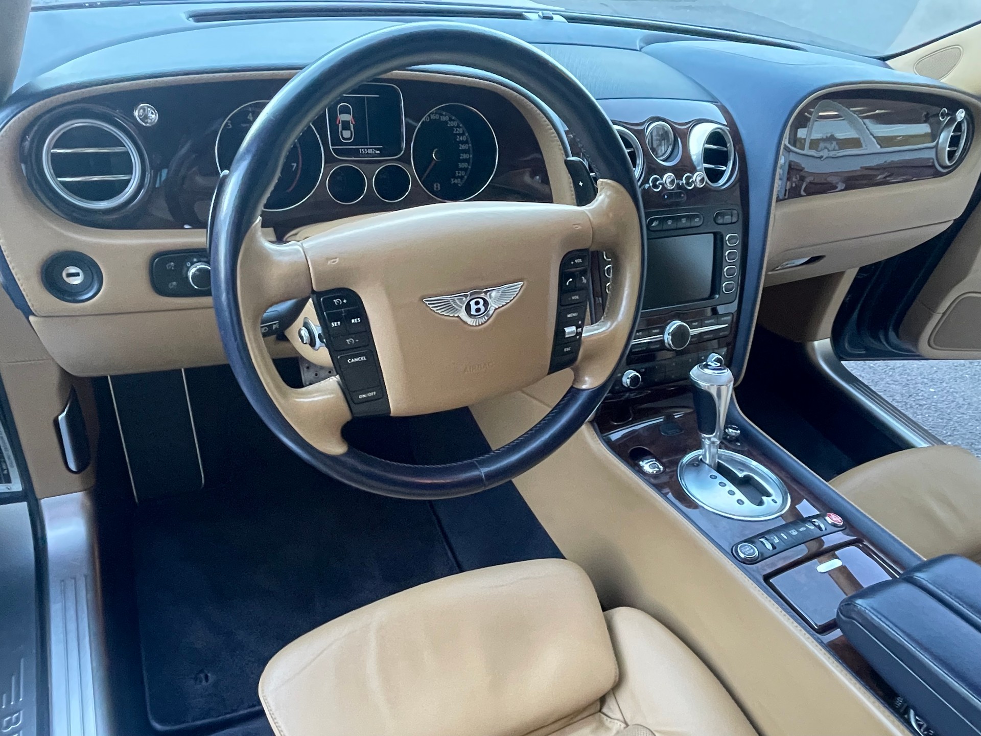 BENTLEY Flying Spur 6.0-image-12