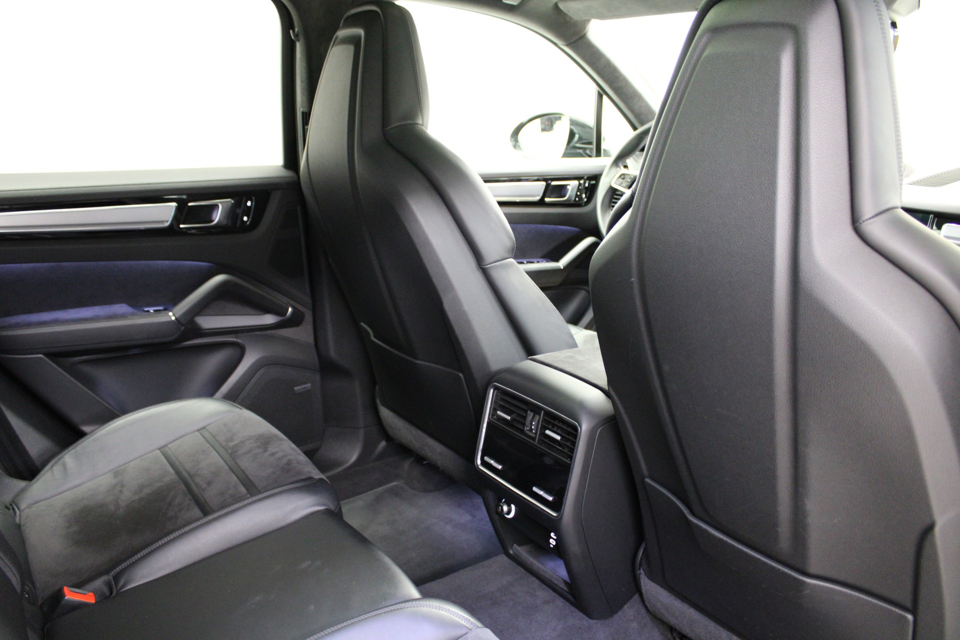 PORSCHE Cayenne GTS-image-5