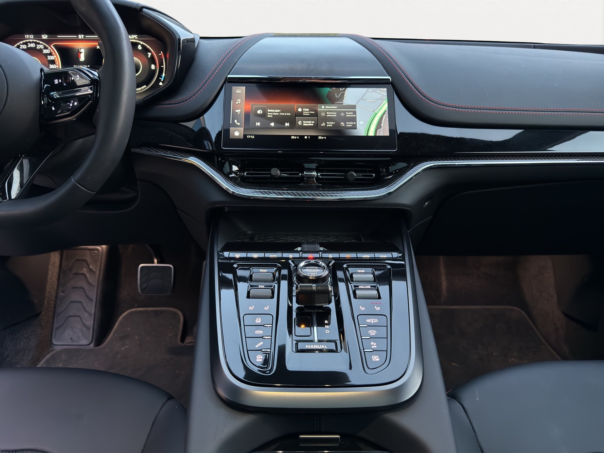 ASTON MARTIN DBX 707 4.0 V8 NEW MODEL-image-9