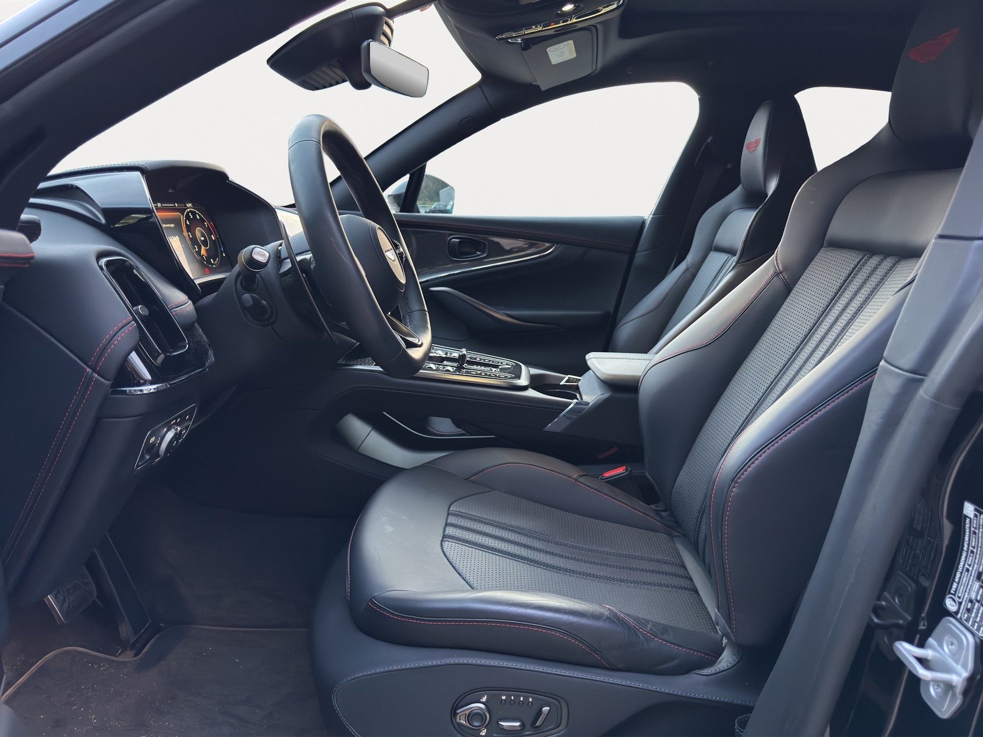 ASTON MARTIN DBX 707 4.0 V8 NEW MODEL-image-5