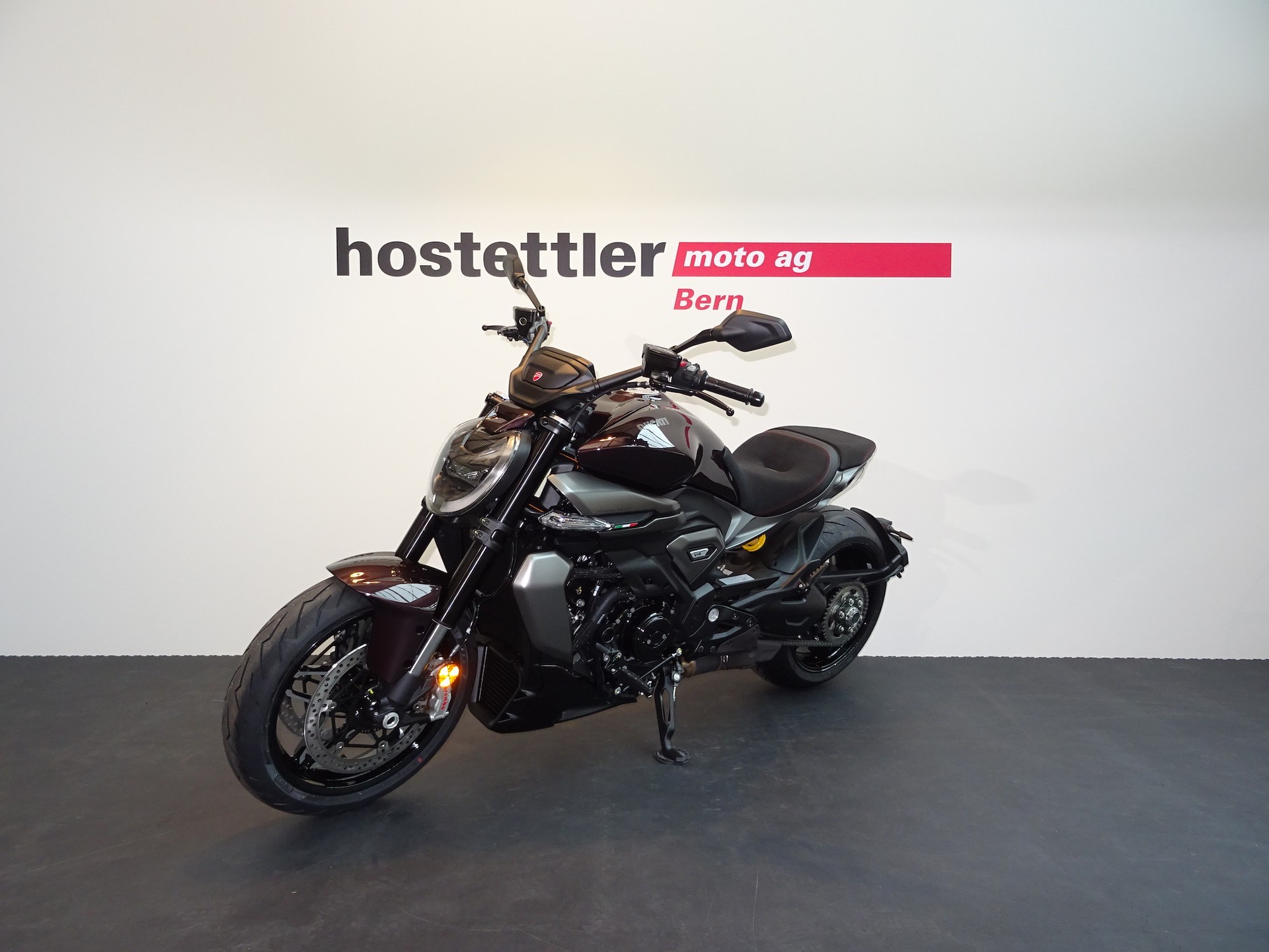 DUCATI X Diavel V4-showroom-element-2