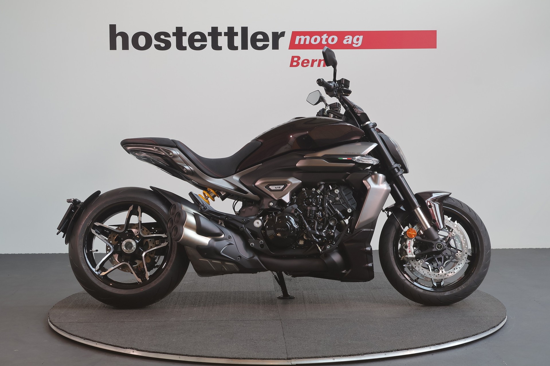 DUCATI X Diavel V4-showroom-element-1