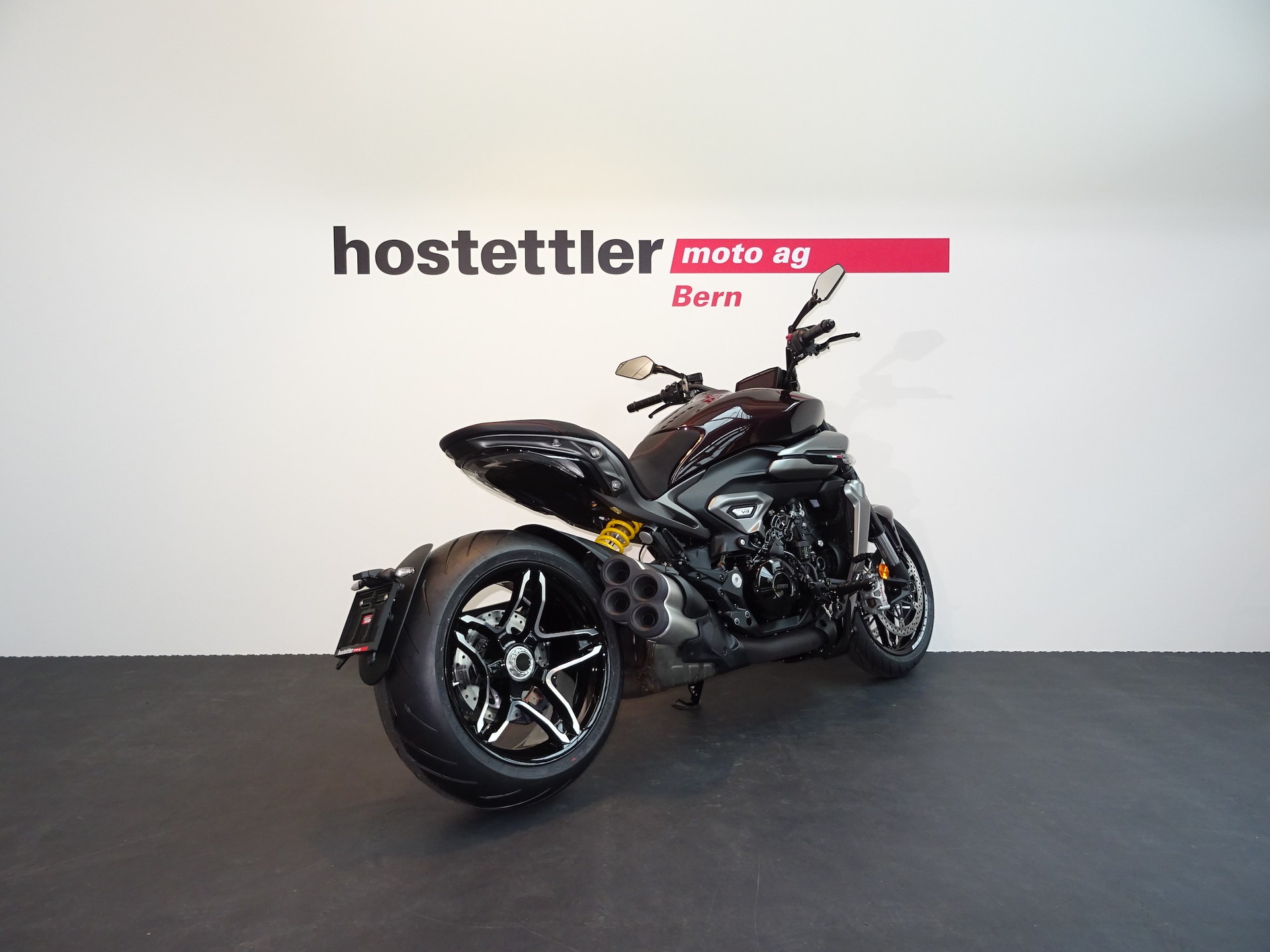 DUCATI X Diavel V4-showroom-element-3