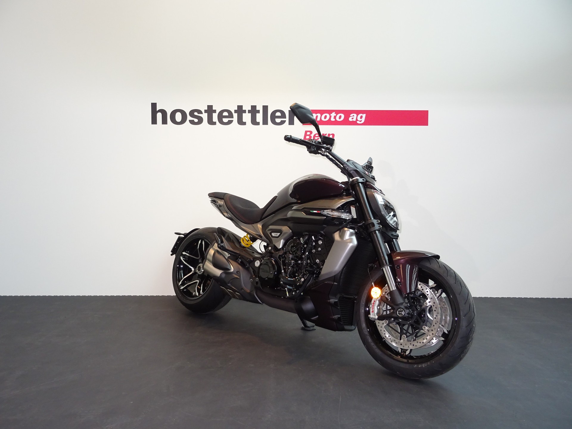 DUCATI X Diavel V4