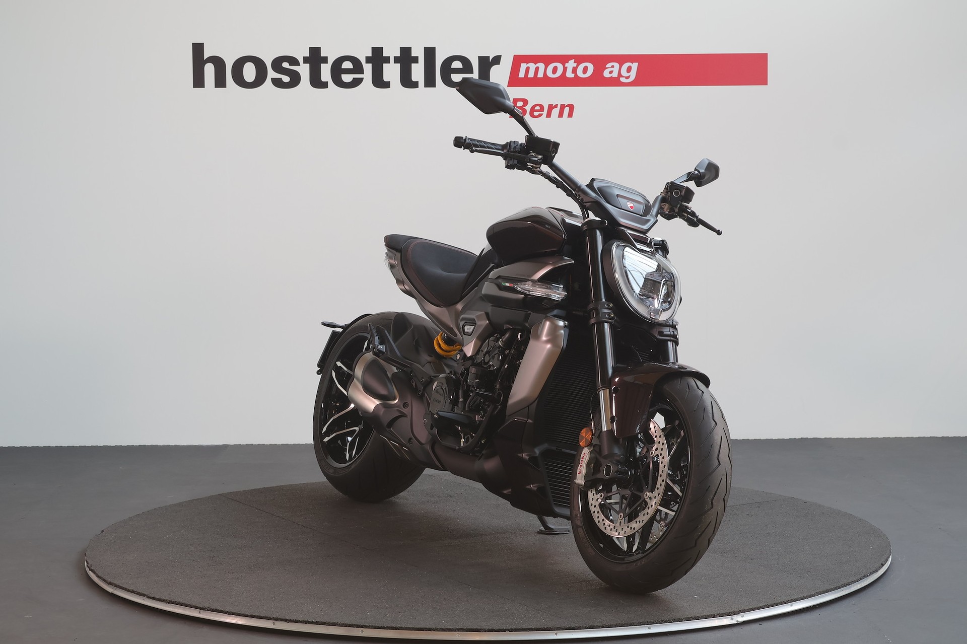 DUCATI X Diavel V4