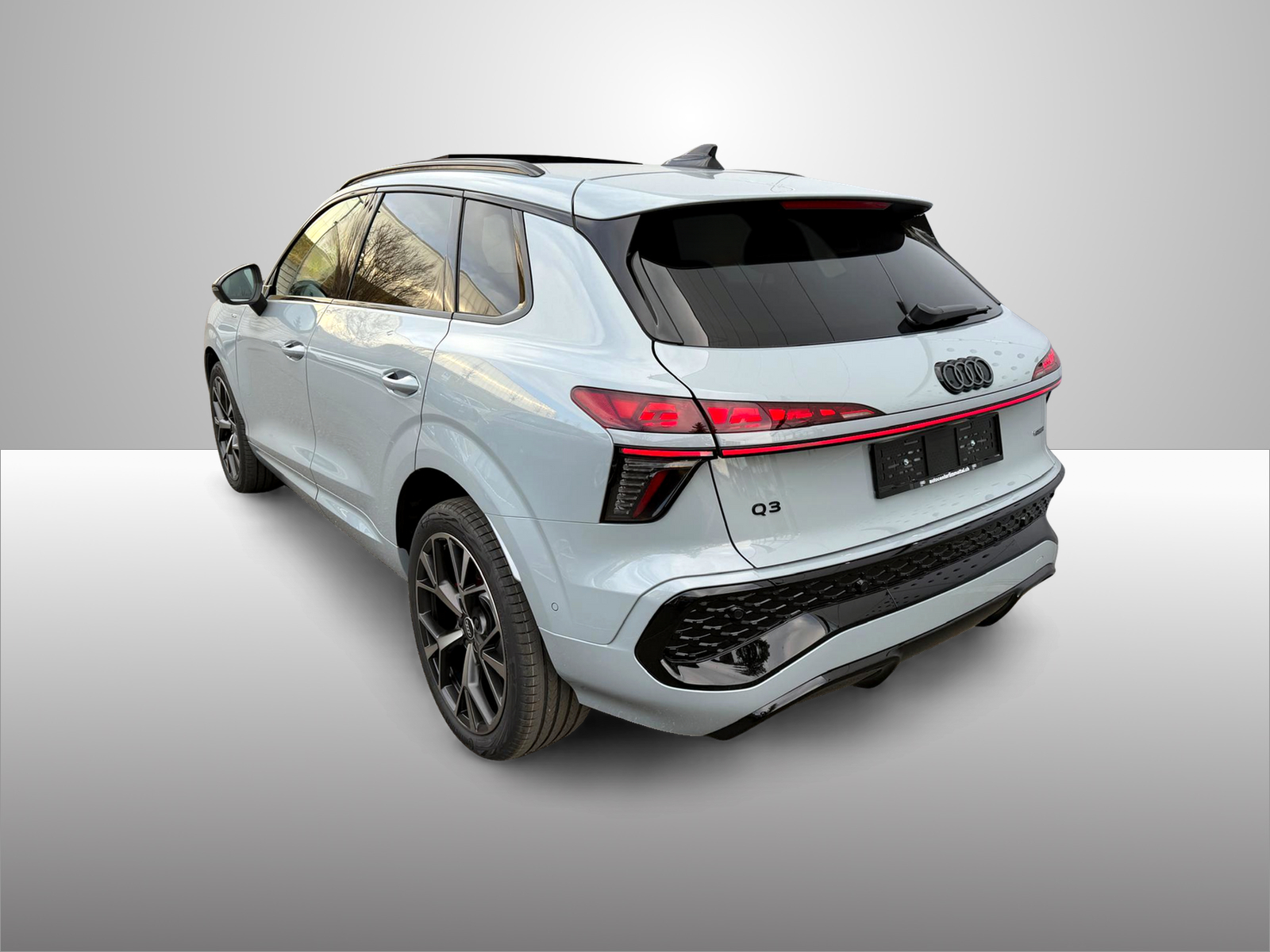 AUDI Q3 SUV TFSI quattro 195 kW S tronic-image-12