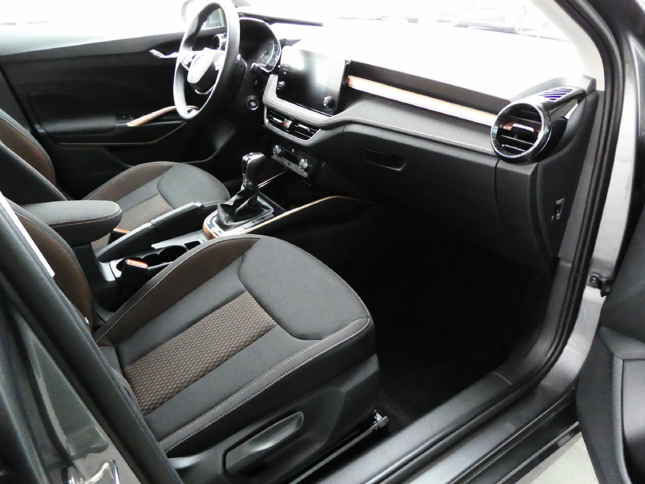 SKODA Fabia 1.0 TSI Style DSG-image-9