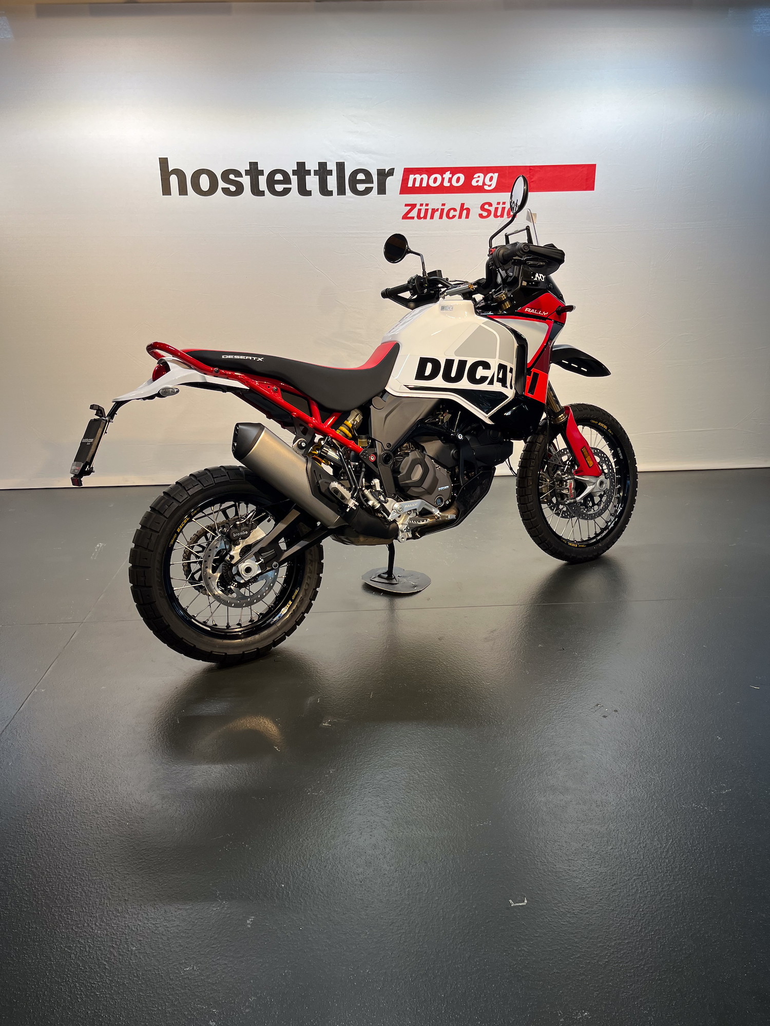 DUCATI Desert X Rally-showroom-element-2
