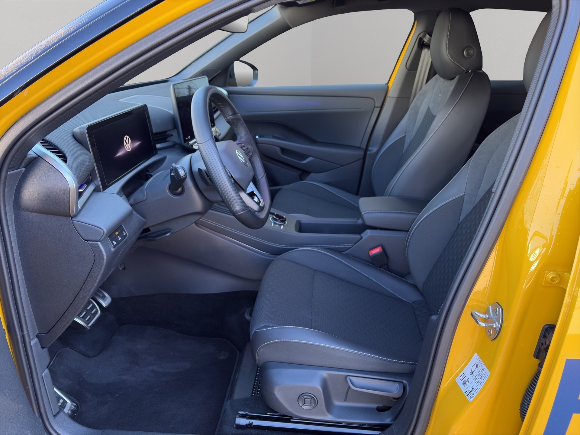 VW T-Roc 1.5 eTSI mHEV R-Line DSG-image-9