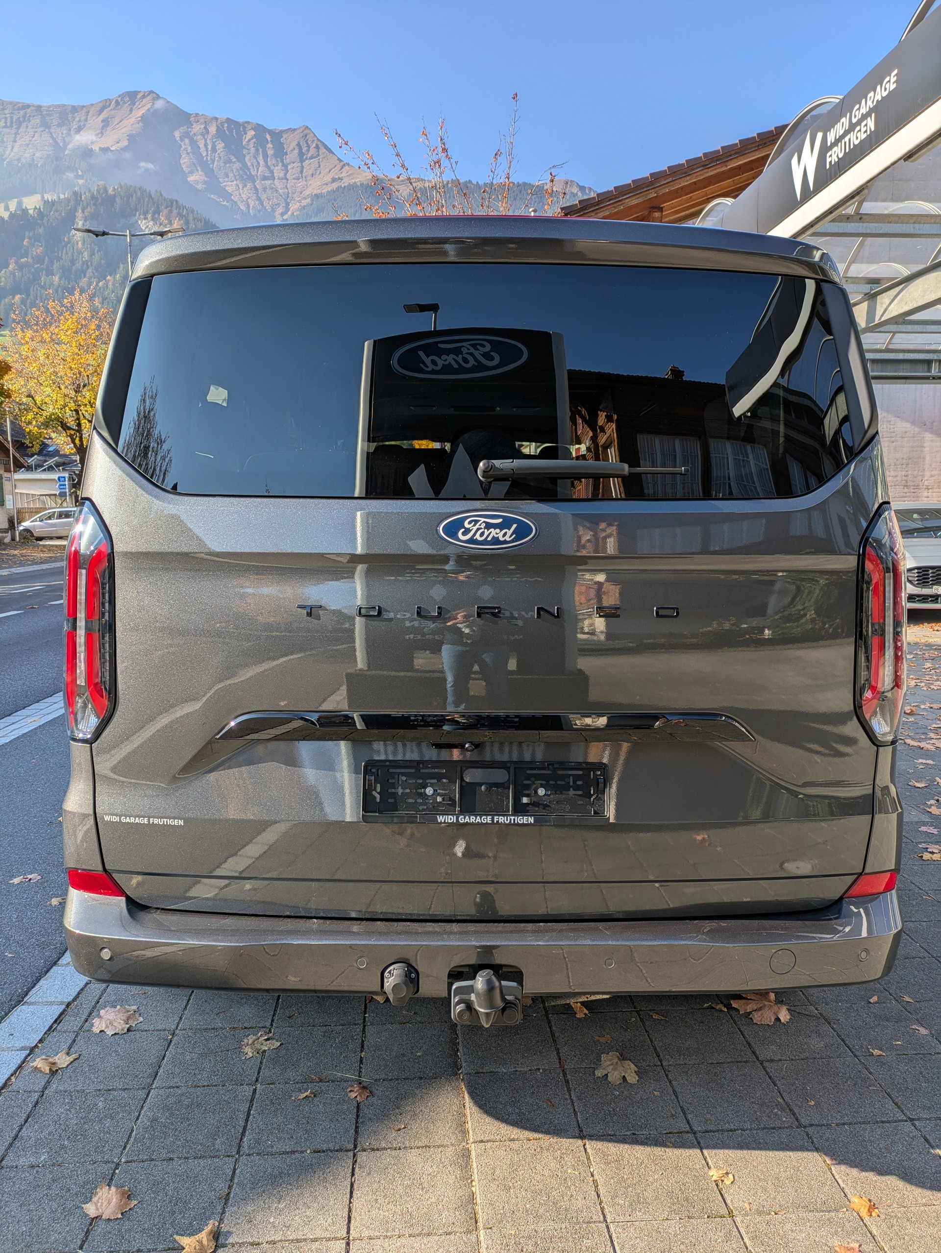 FORD Tourneo C Bus 320 L2 2.0 EcoBlue 170 Titanium X-showroom-element-3