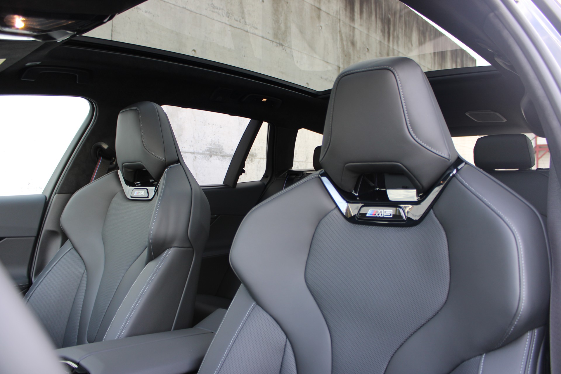 BMW M5 xDrive Touring-image-11