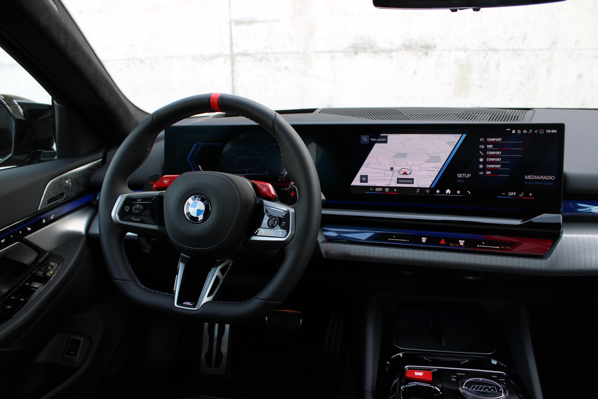 BMW M5 xDrive Touring-image-14