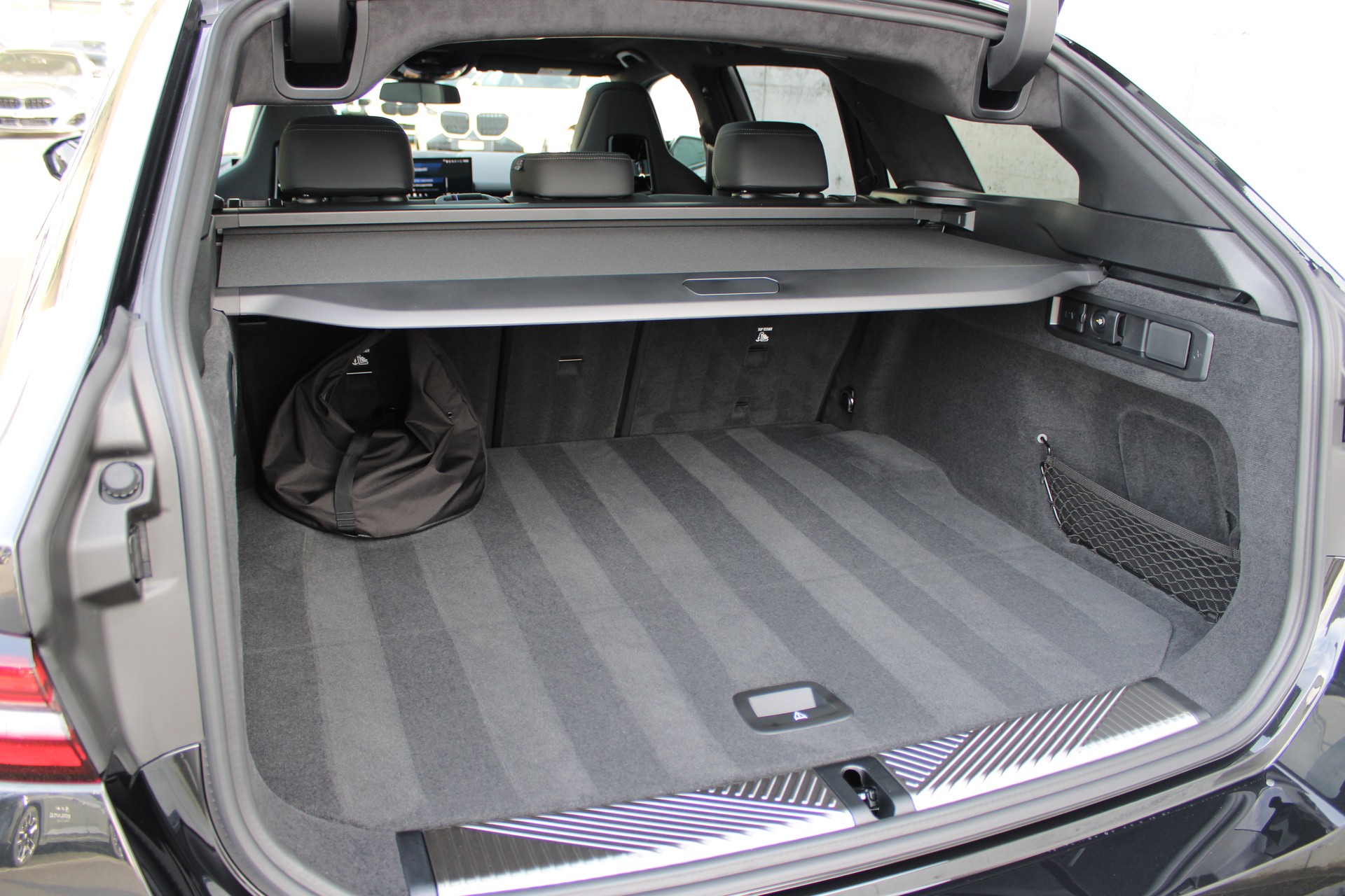 BMW M5 xDrive Touring-image-13