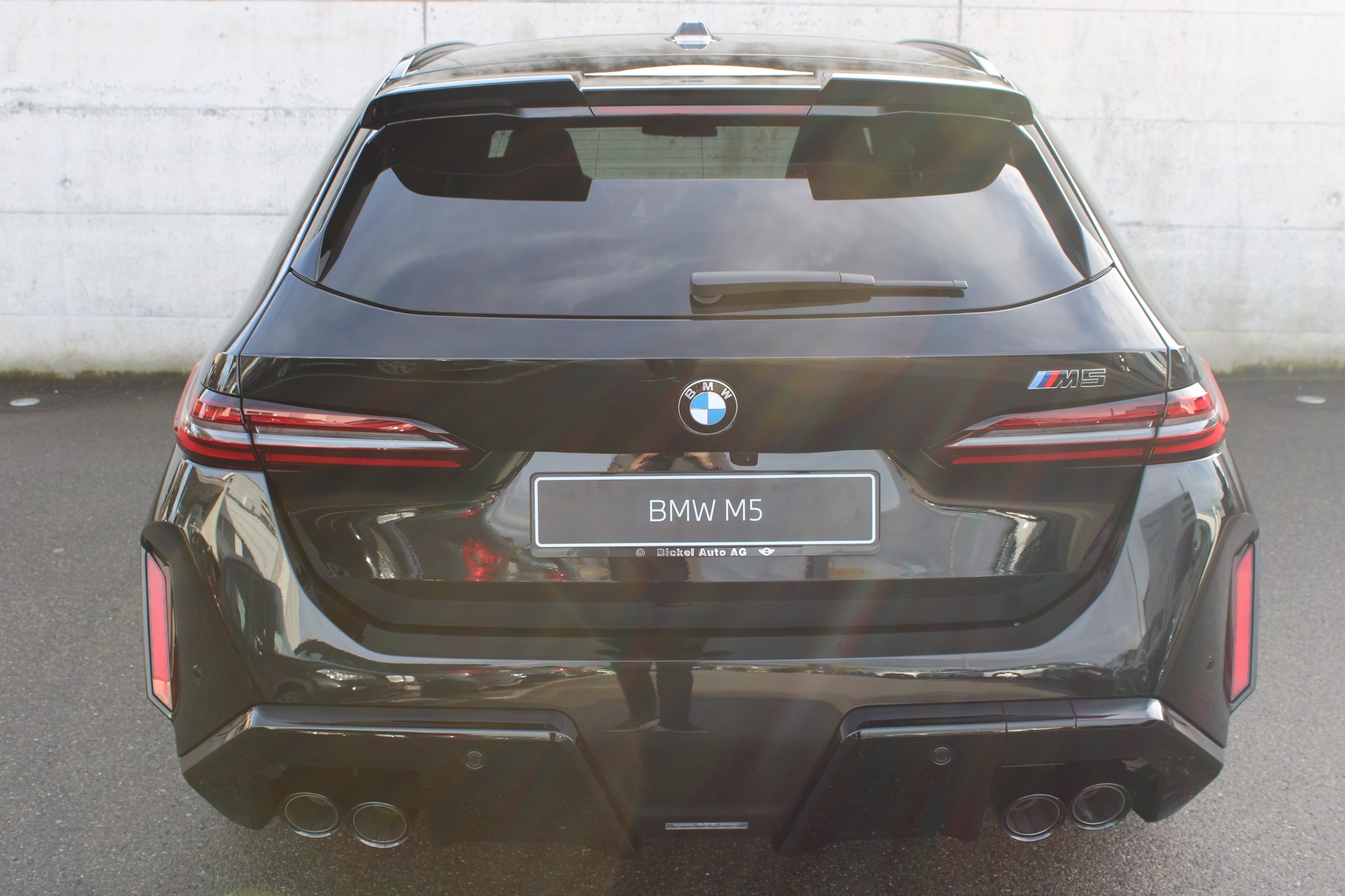 BMW M5 xDrive Touring-image-4
