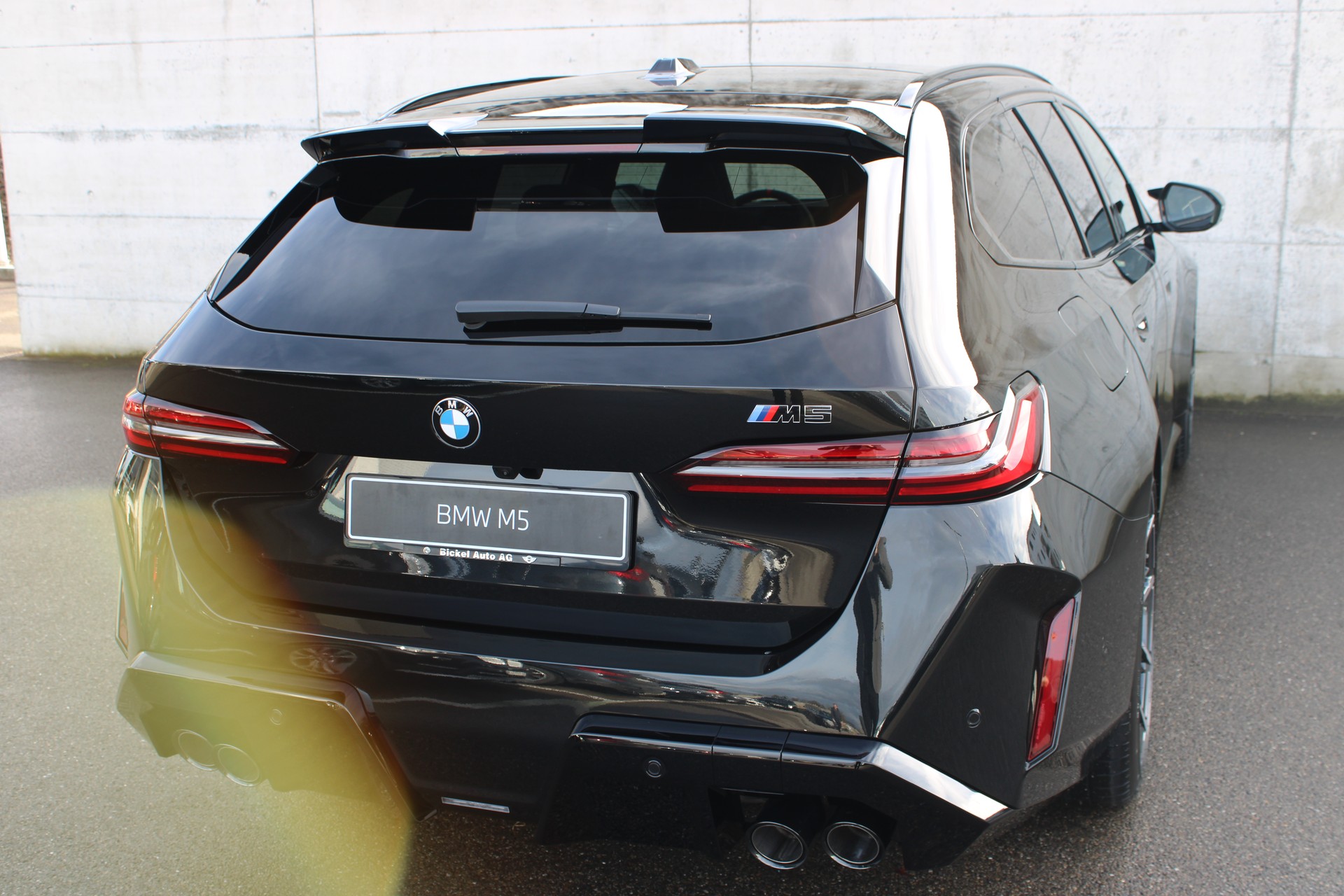 BMW M5 xDrive Touring-image-6