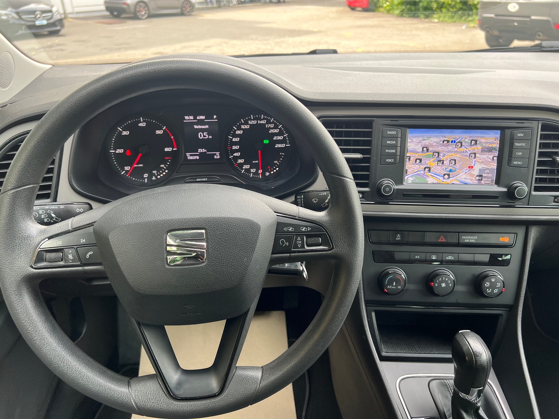 SEAT Leon SC 1.6 TDI Style DSG-image-8