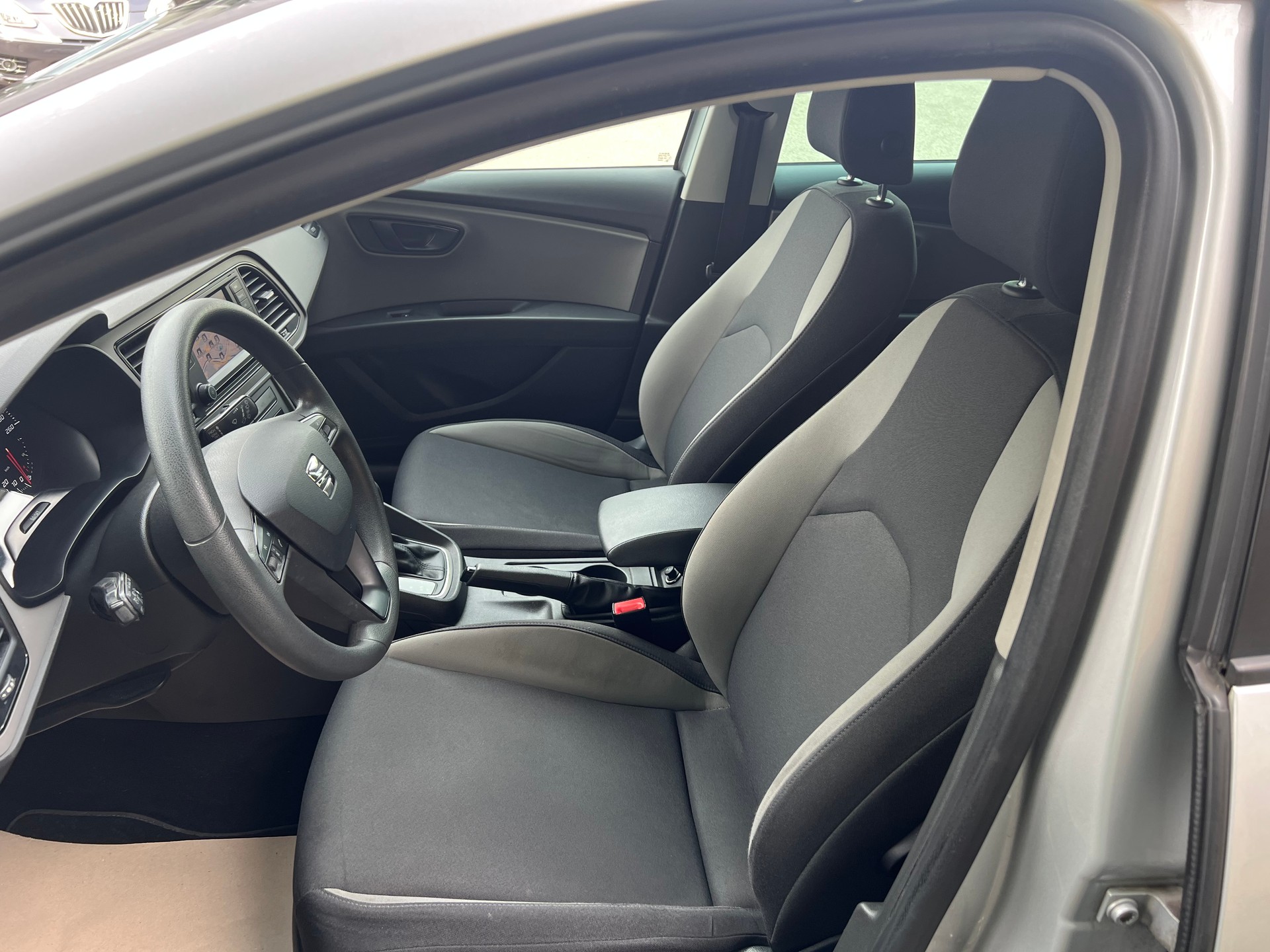 SEAT Leon SC 1.6 TDI Style DSG-image-9