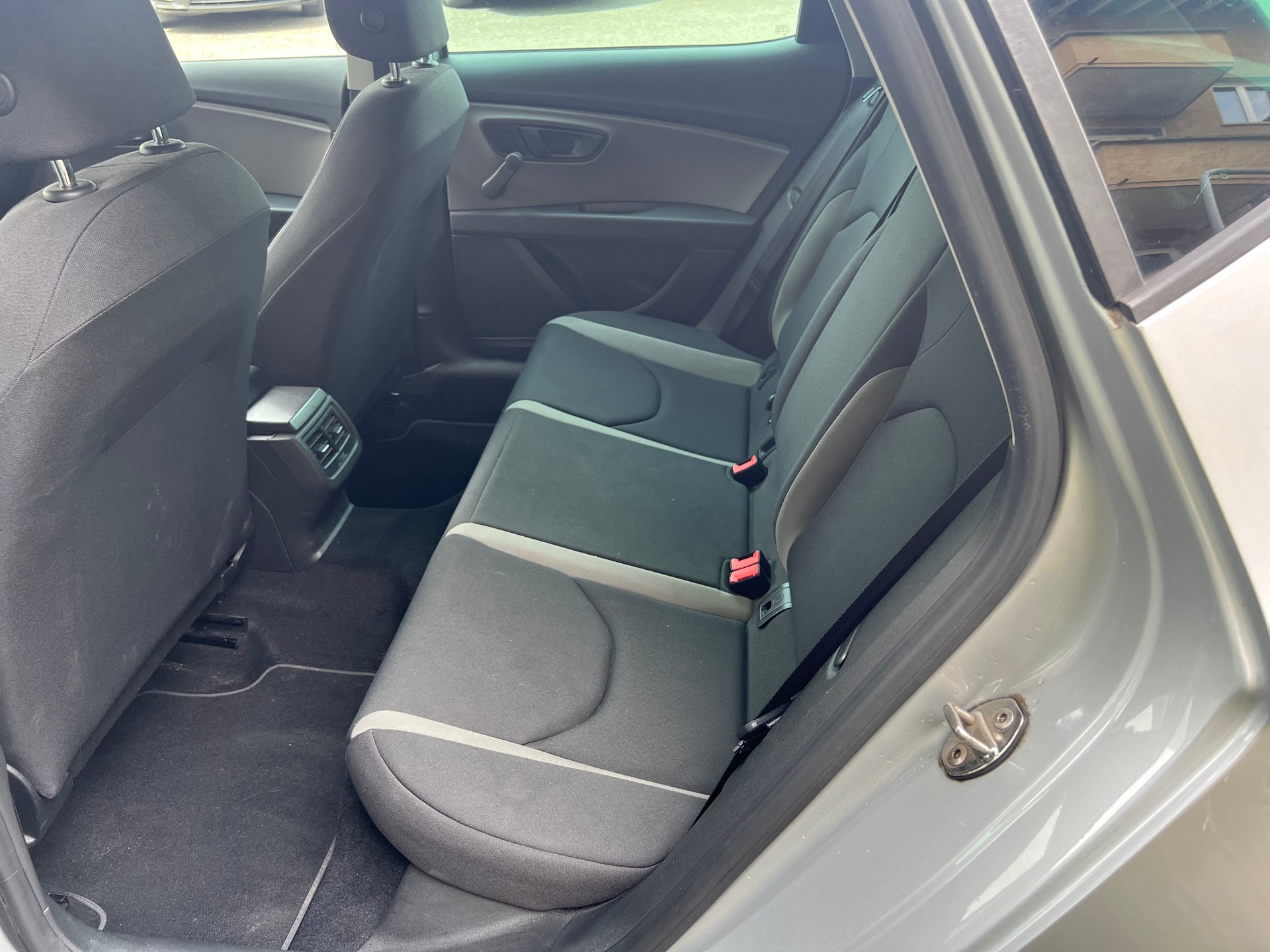 SEAT Leon SC 1.6 TDI Style DSG-image-6