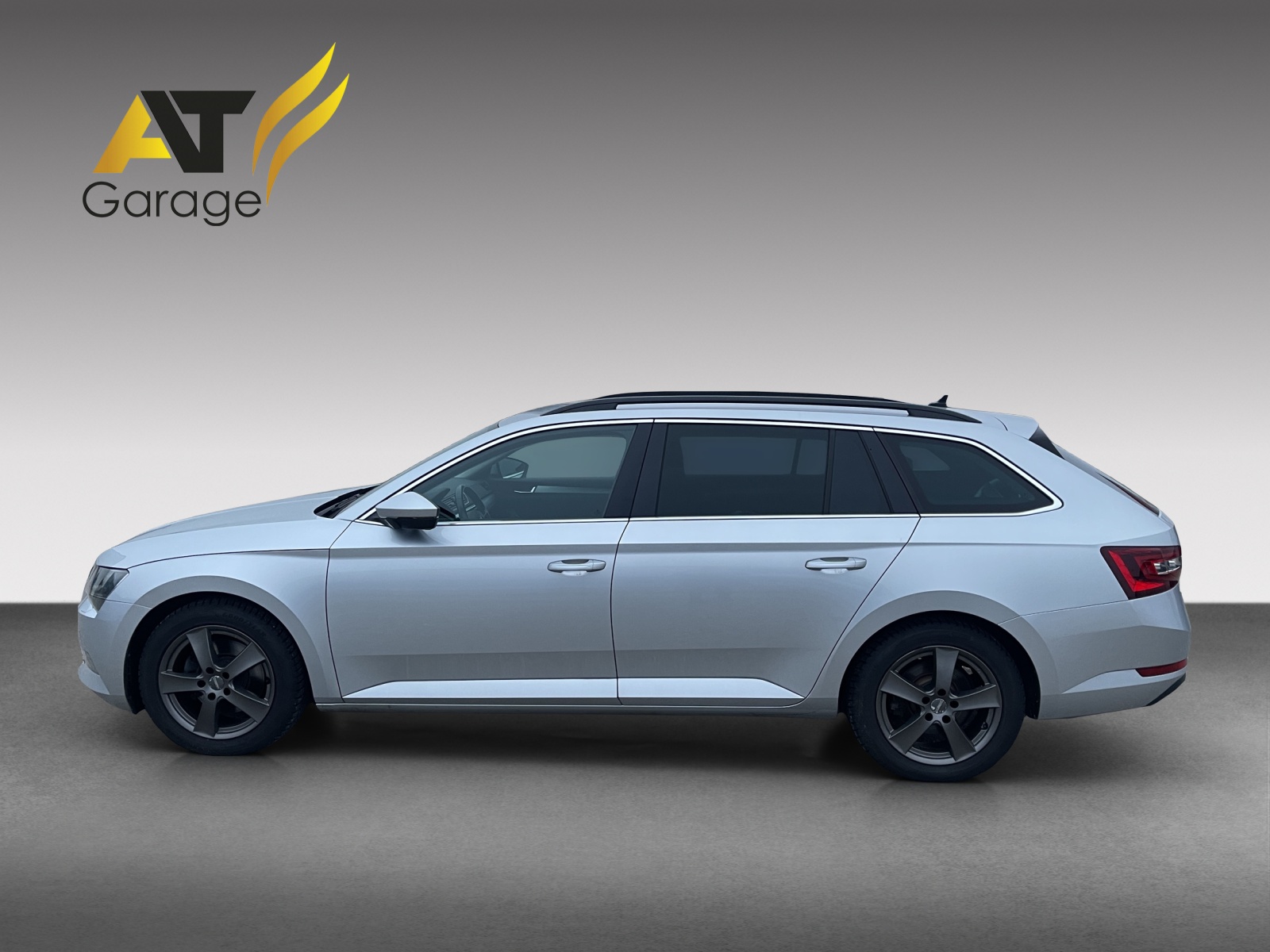 SKODA Superb Combi 2.0 TDi Ambition 4x4 DSG-image-2