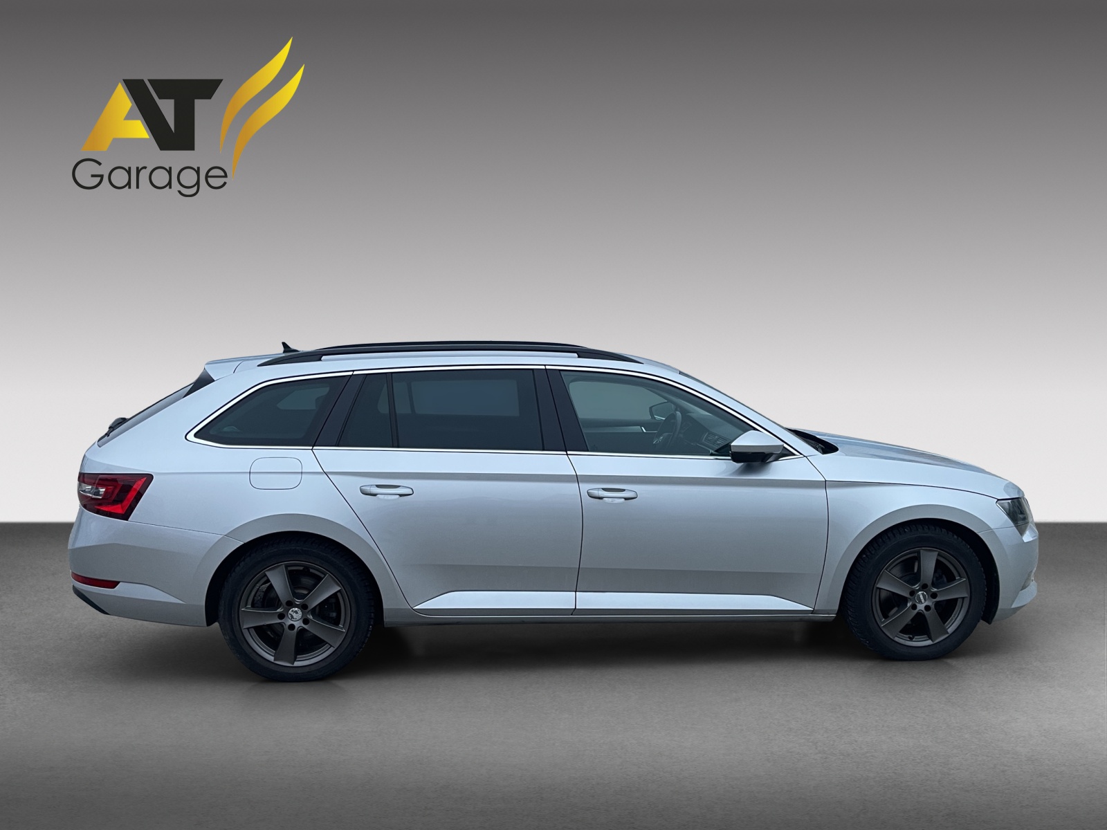 SKODA Superb Combi 2.0 TDi Ambition 4x4 DSG-image-6