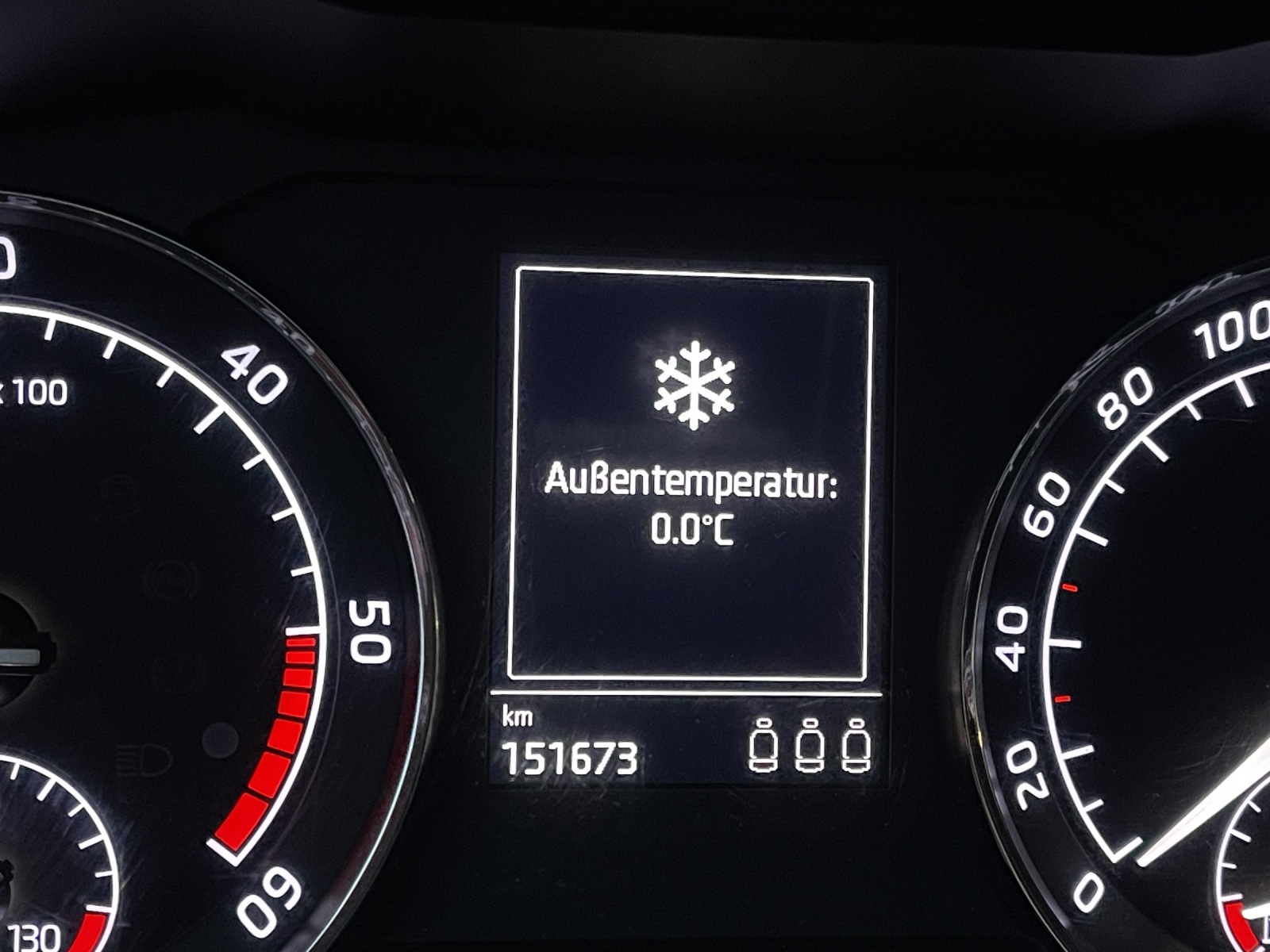 SKODA Superb Combi 2.0 TDi Ambition 4x4 DSG-image-22