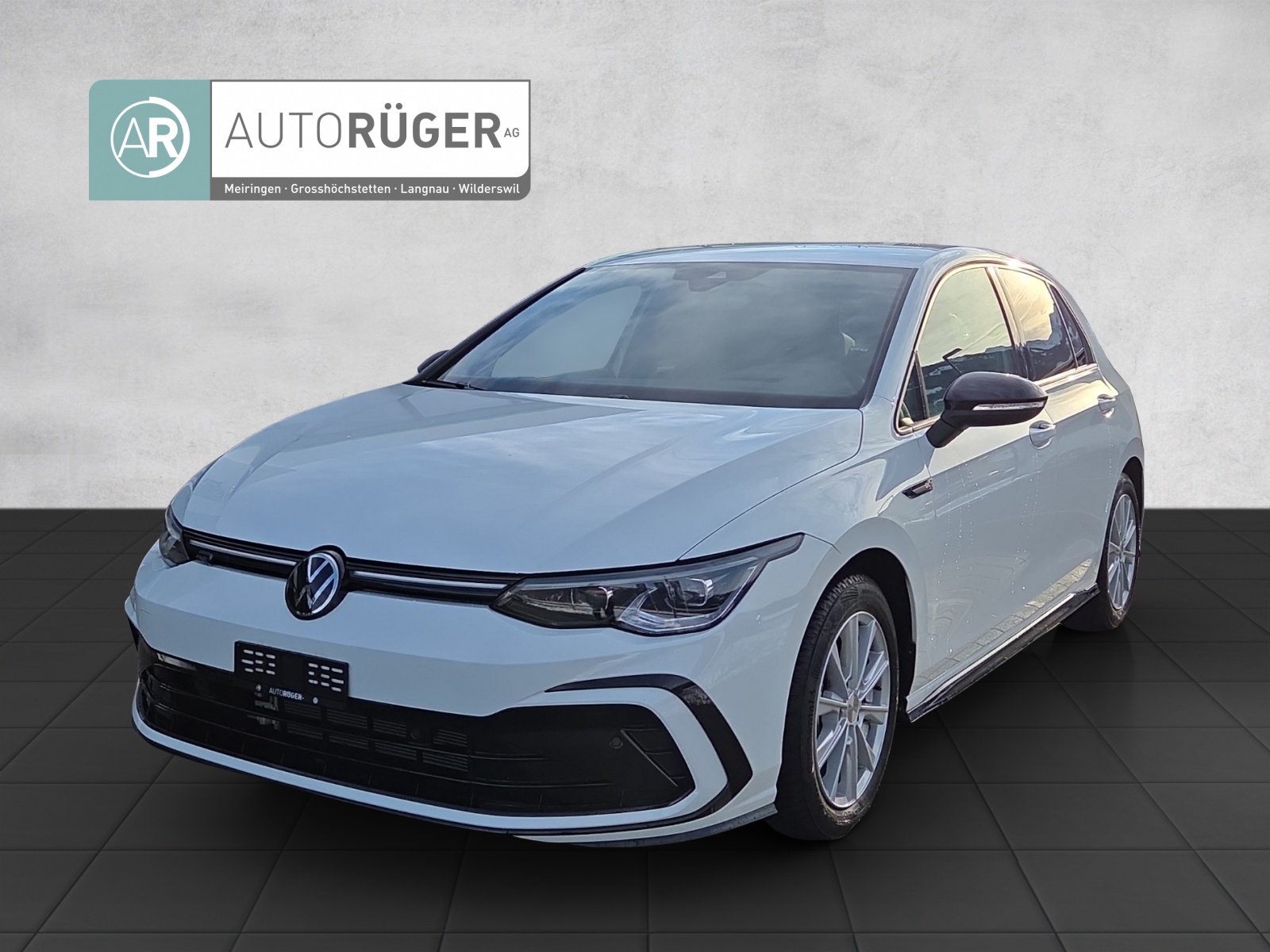 VW Golf 1.5 eTSI mHEV ACT R-Line 75 Edition DSG-image-0