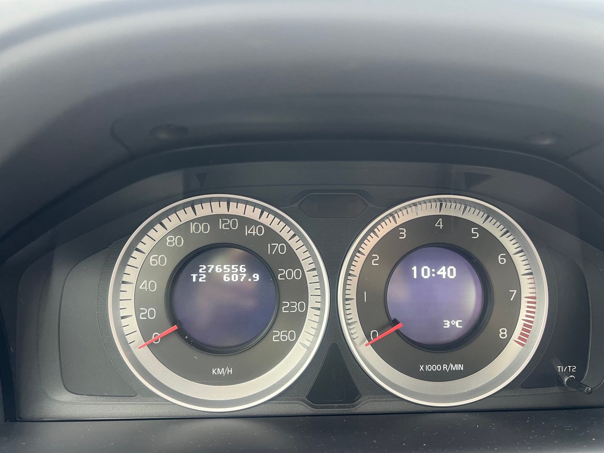 VOLVO XC60 T6 AWD R-Design Geartronic-image-6