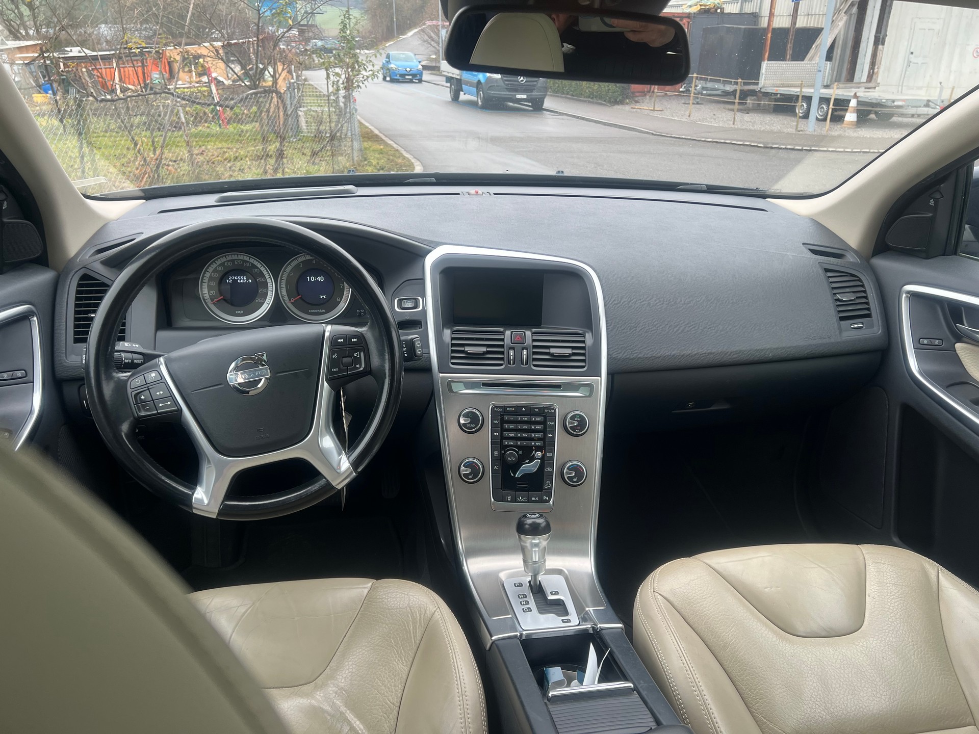 VOLVO XC60 T6 AWD R-Design Geartronic-image-4