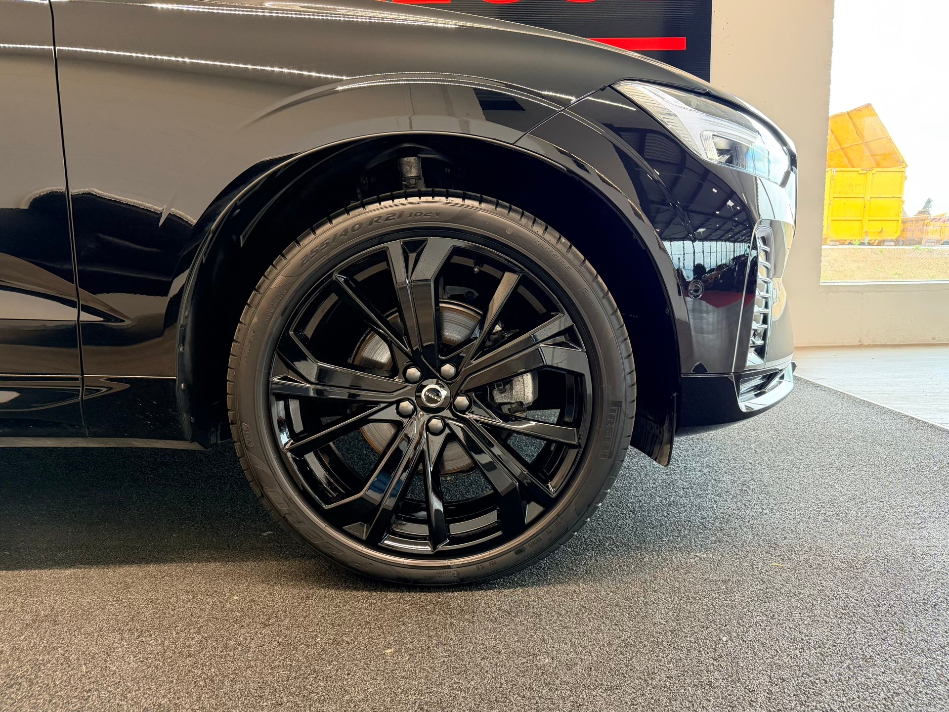 VOLVO XC60 B5 Benzin Mild Hybrid AWD Black ED. Geartronic-image-5