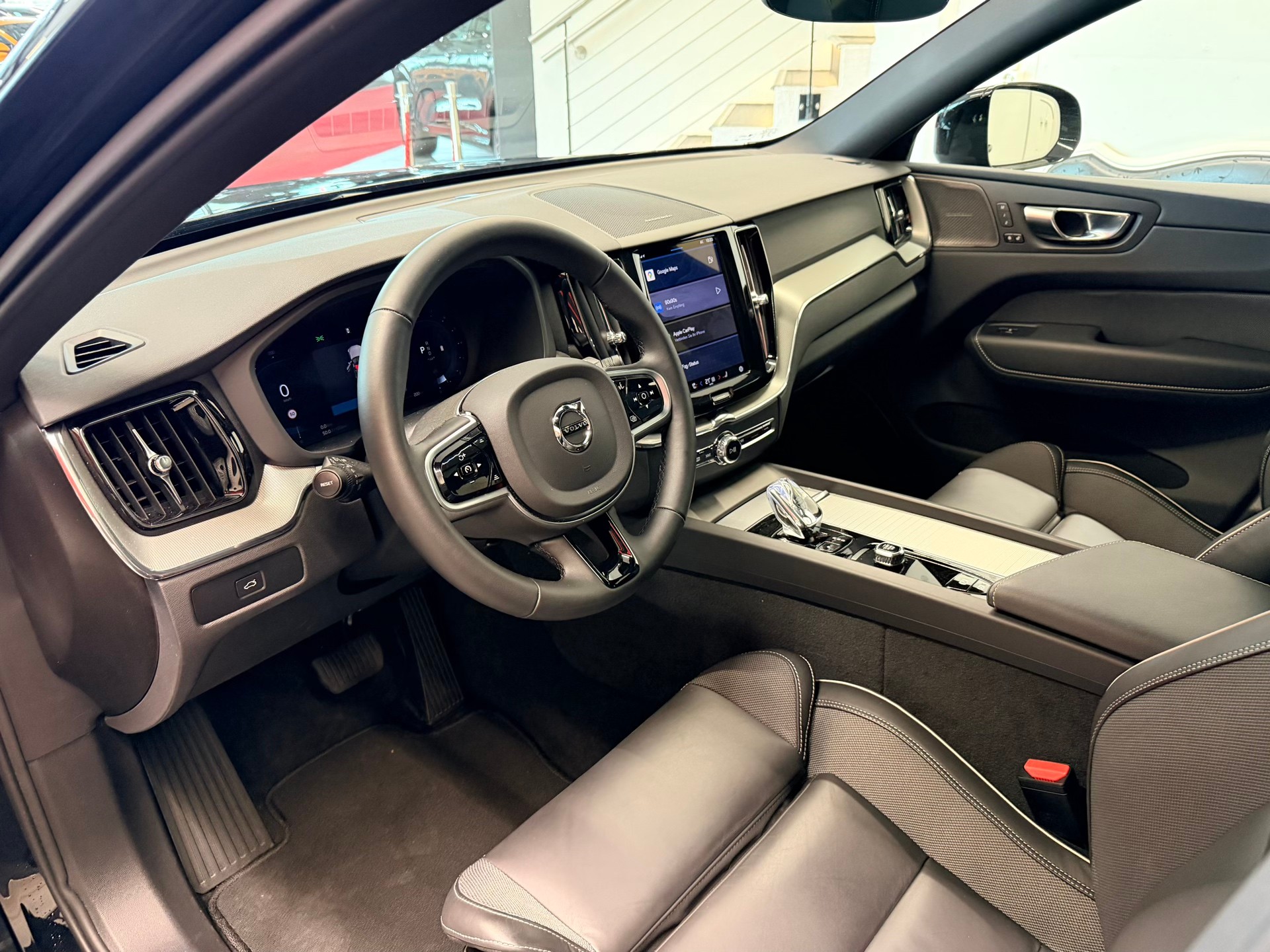 VOLVO XC60 B5 Benzin Mild Hybrid AWD Black ED. Geartronic-image-10
