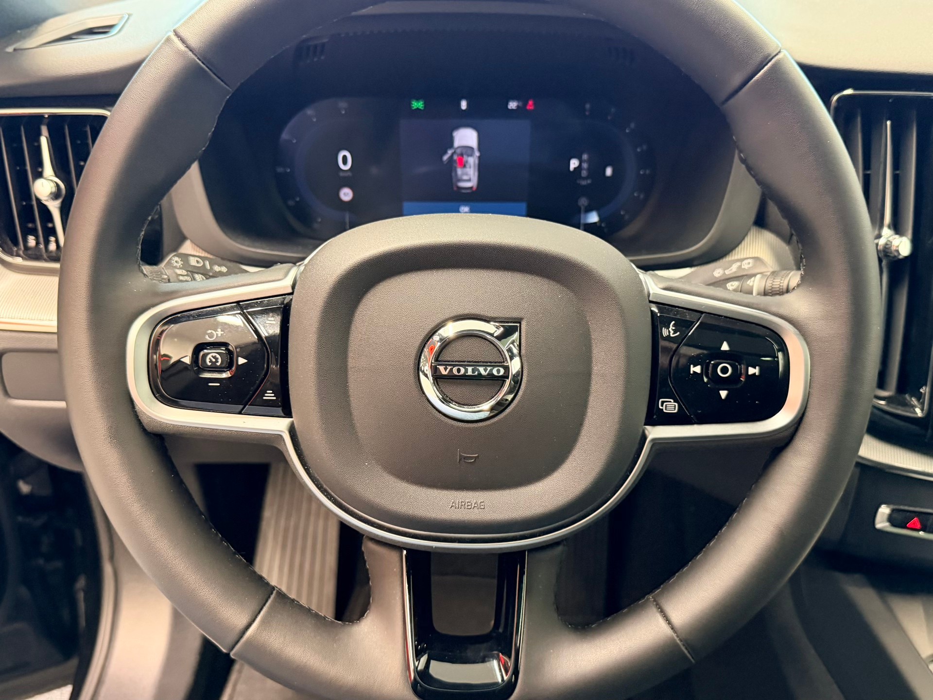 VOLVO XC60 B5 Benzin Mild Hybrid AWD Black ED. Geartronic-image-27